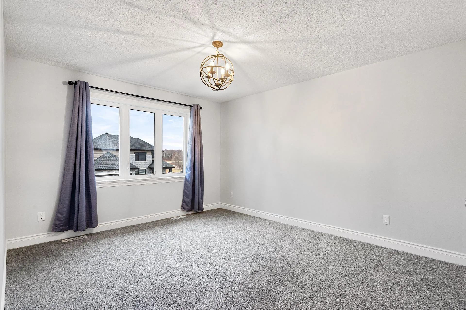 Photo 32 of 110 Talos Circle, Ottawa, Richmond — HOMEH