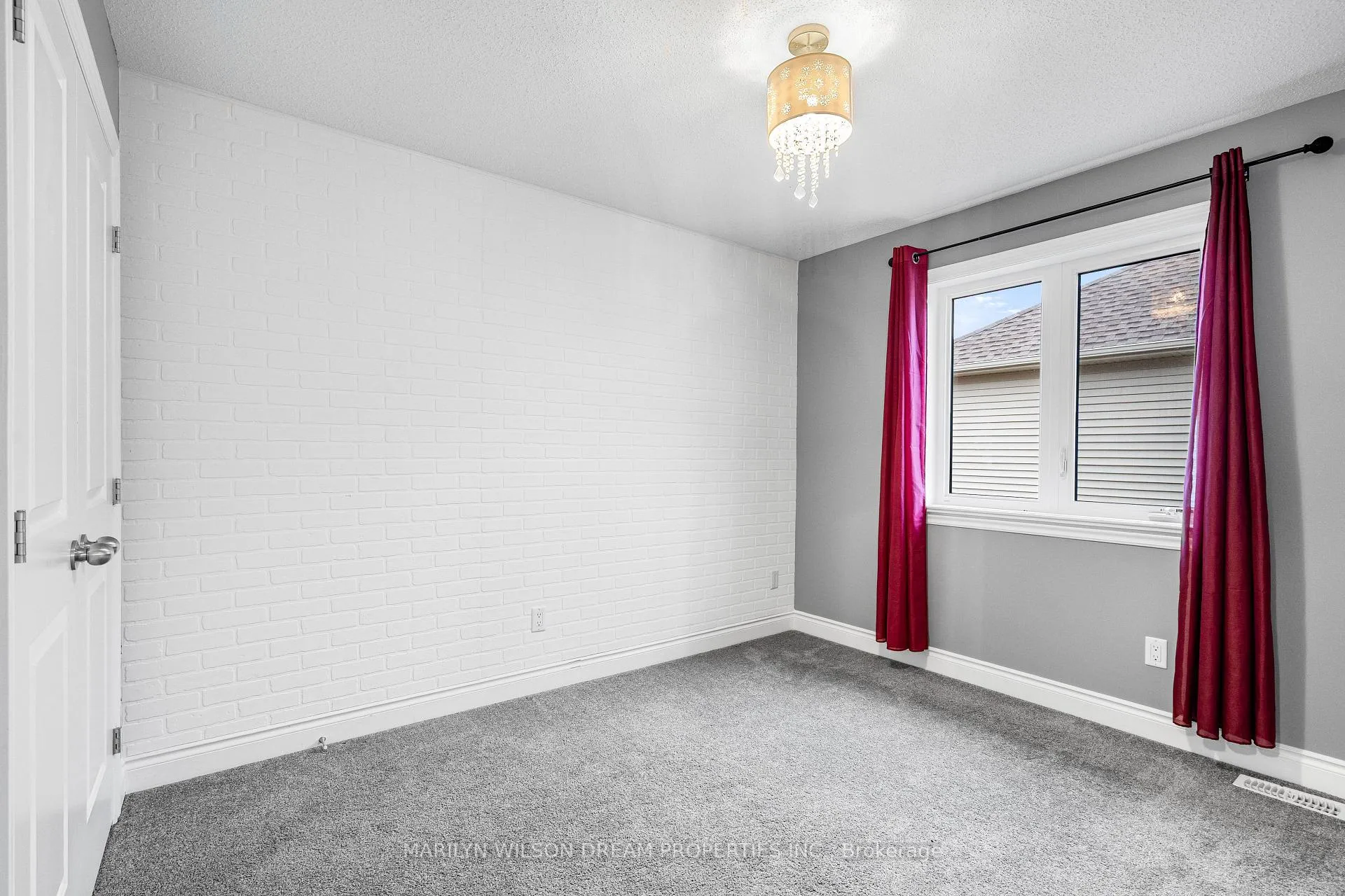 Photo 36 of 110 Talos Circle, Ottawa, Richmond — HOMEH
