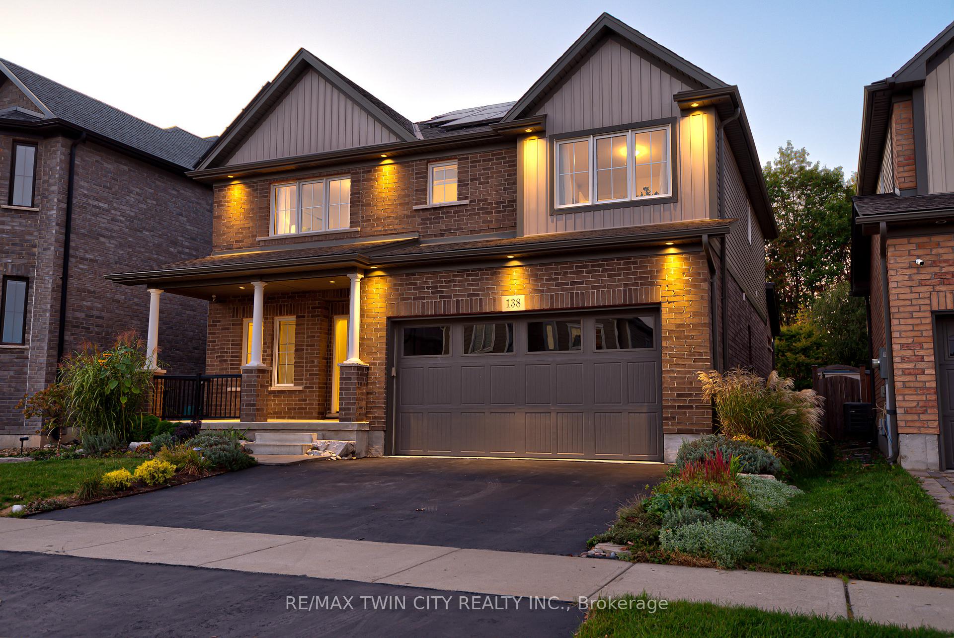 Photo 2 of 138 Eaglecrest Street, Kitchener — HOMEH