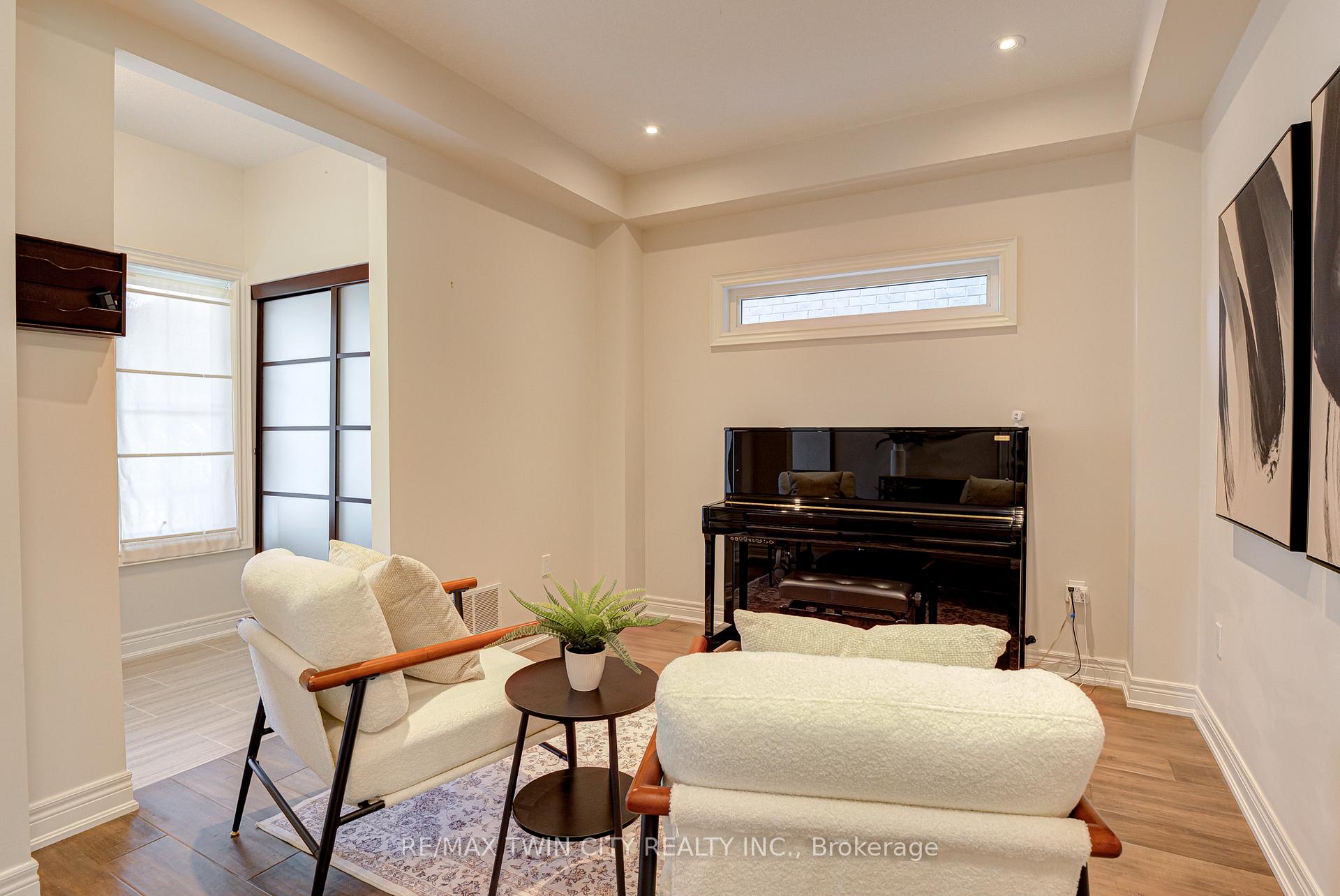 Photo 6 of 138 Eaglecrest Street, Kitchener — HOMEH