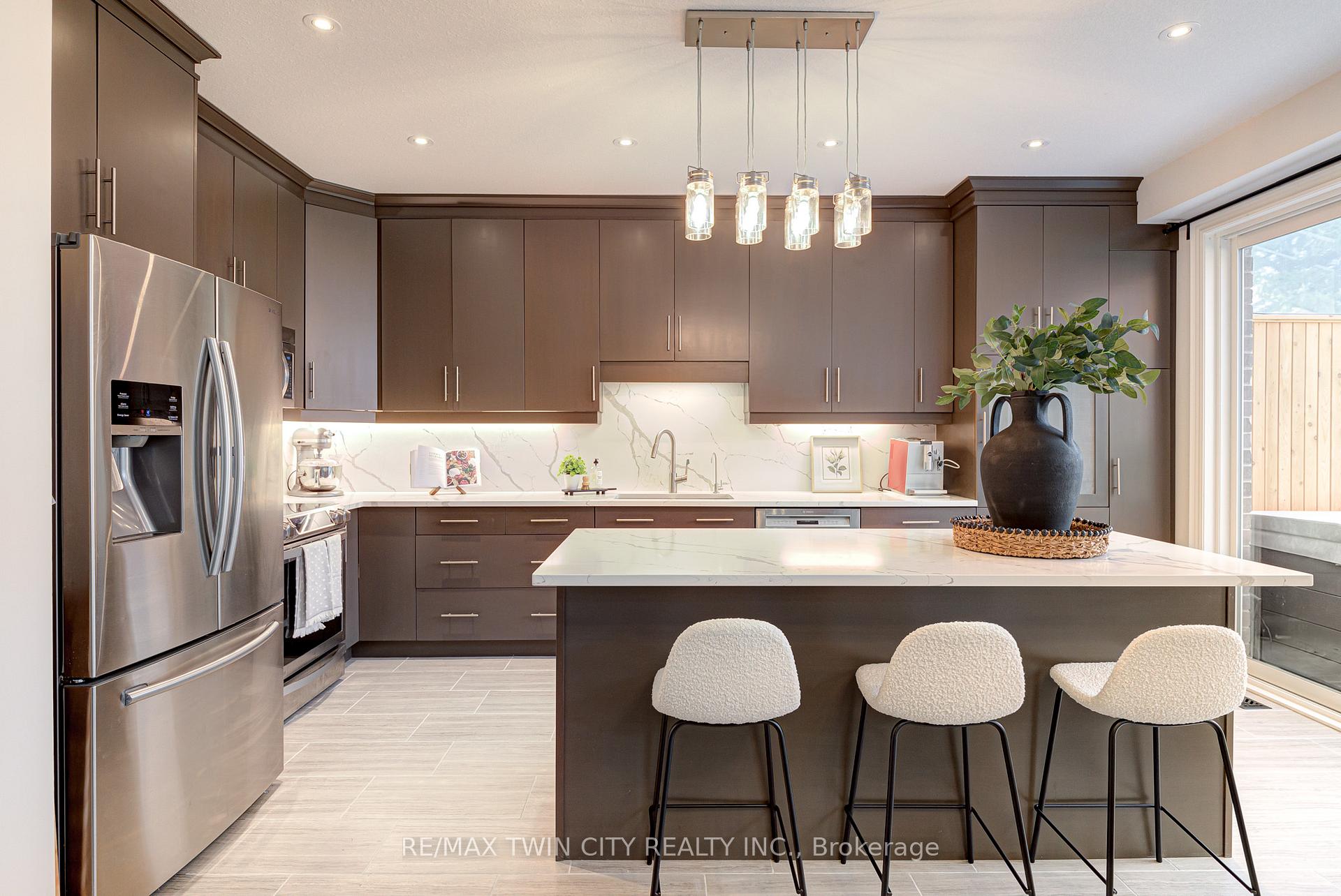 Photo 7 of 138 Eaglecrest Street, Kitchener — HOMEH