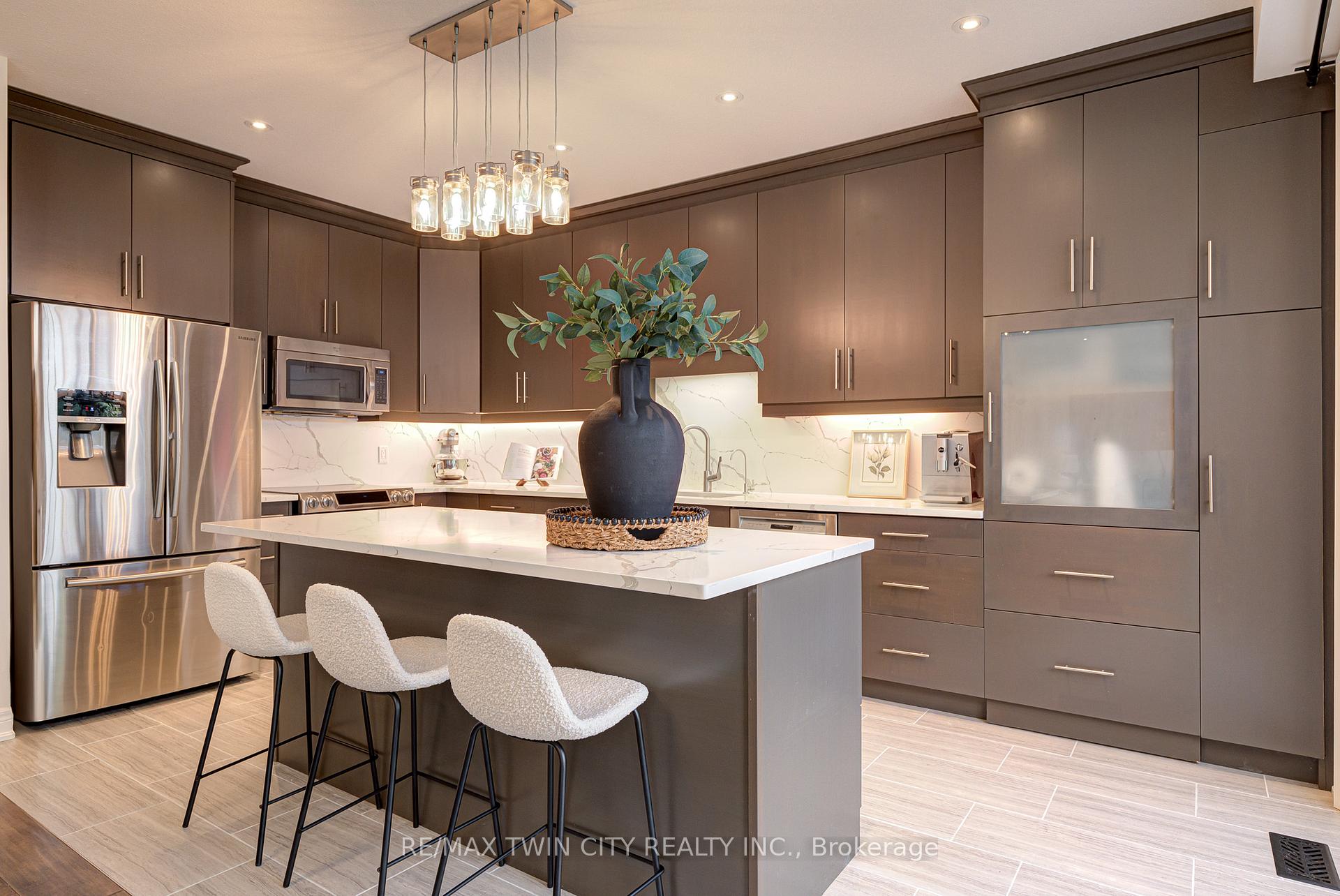 Photo 9 of 138 Eaglecrest Street, Kitchener — HOMEH