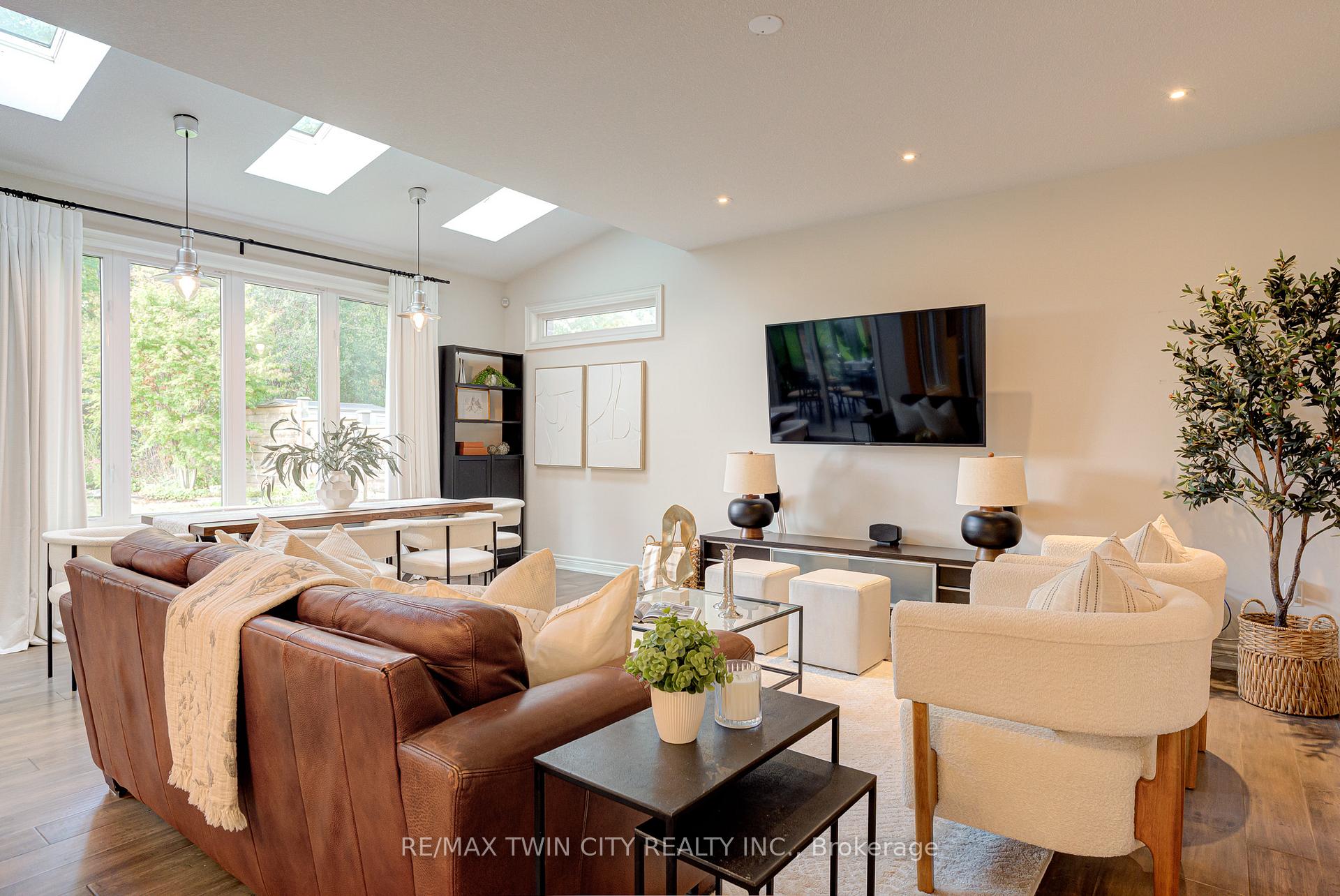 Photo 12 of 138 Eaglecrest Street, Kitchener — HOMEH