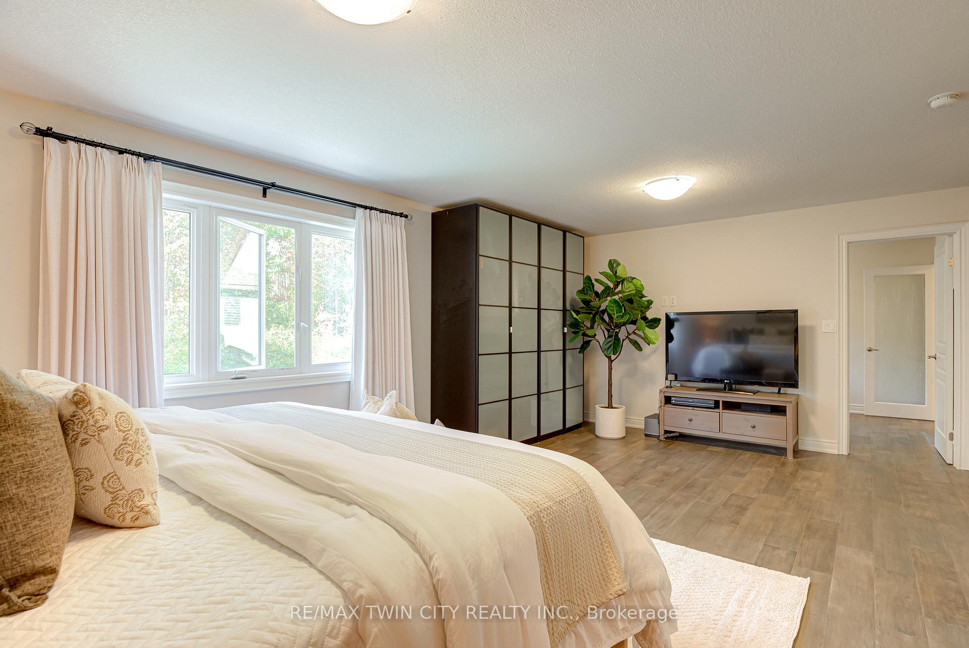 Photo 20 of 138 Eaglecrest Street, Kitchener — HOMEH