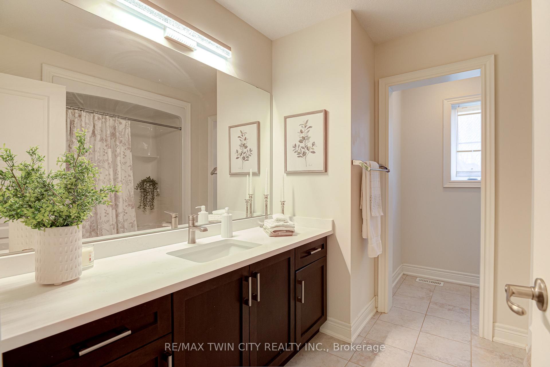 Photo 26 of 138 Eaglecrest Street, Kitchener — HOMEH