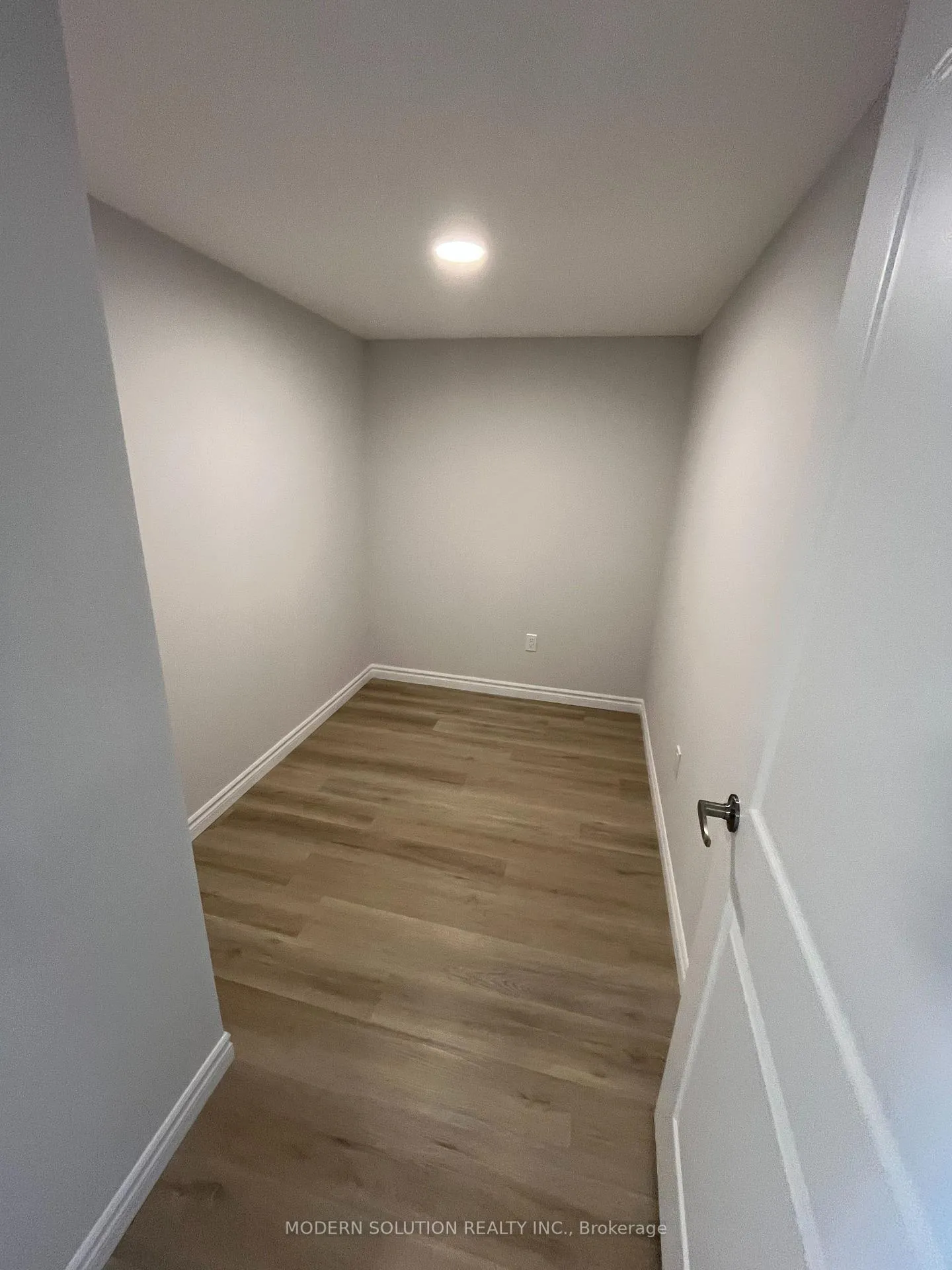Photo 7 of Unit 1006, 425 Watson Parkway N, Guelph, Grange Road — HOMEH