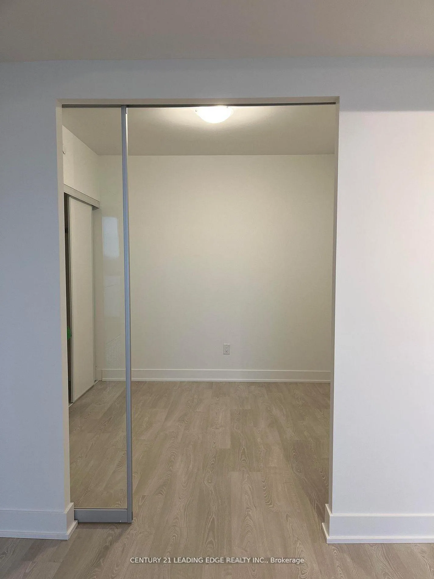 Photo 5 of Unit 1802, 2545 Simcoe Street N, Oshawa, Windfields — HOMEH