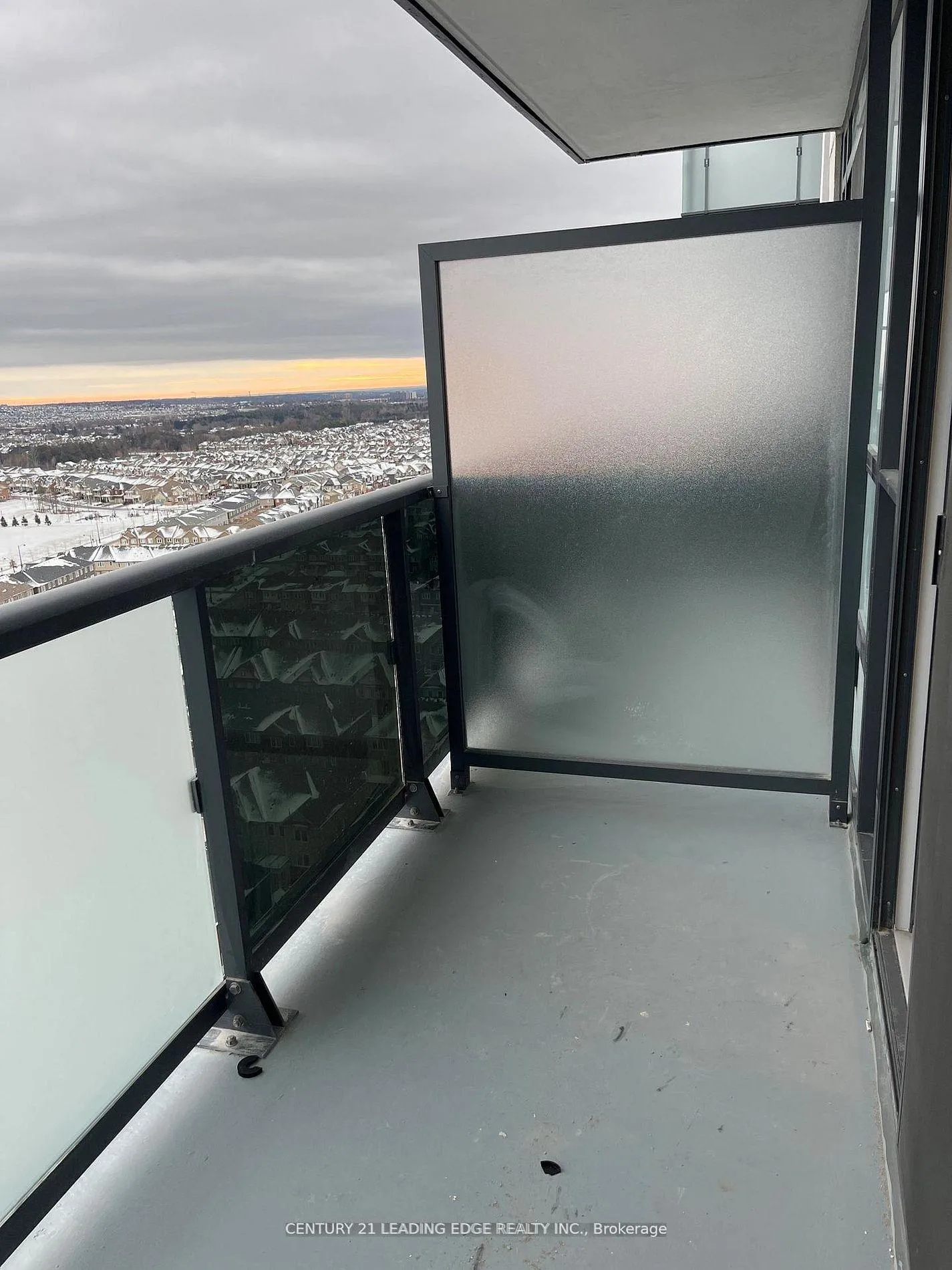 Photo 8 of Unit 1802, 2545 Simcoe Street N, Oshawa, Windfields — HOMEH