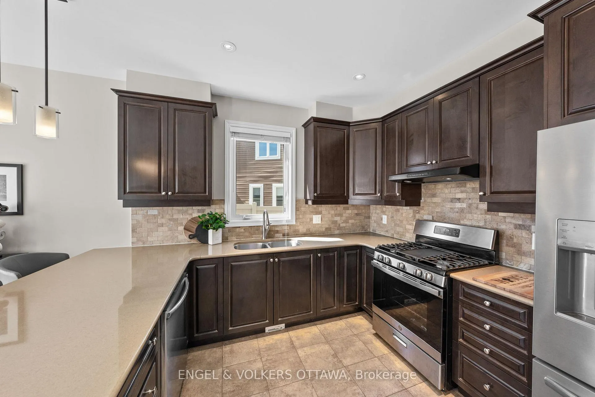 Photo 7 of 105 Pennant Avenue, Ottawa, Barrhaven - Half Moon Bay — HOMEH