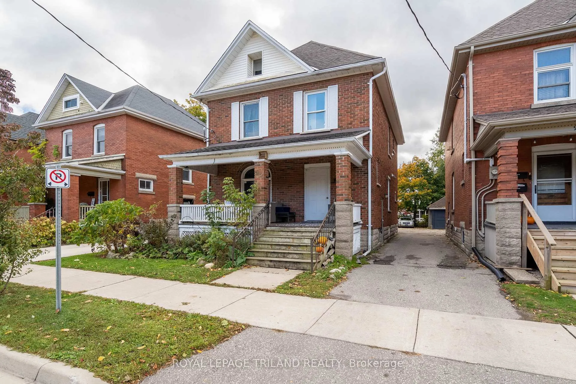 Photo 3 of 93 Myrtle Street, St. Thomas — HOMEH