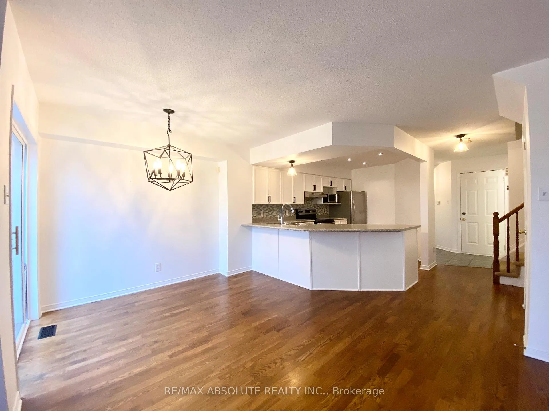 Photo 4 of 63 Silverlace Private, Ottawa, Hunt Club Park/Greenboro — HOMEH