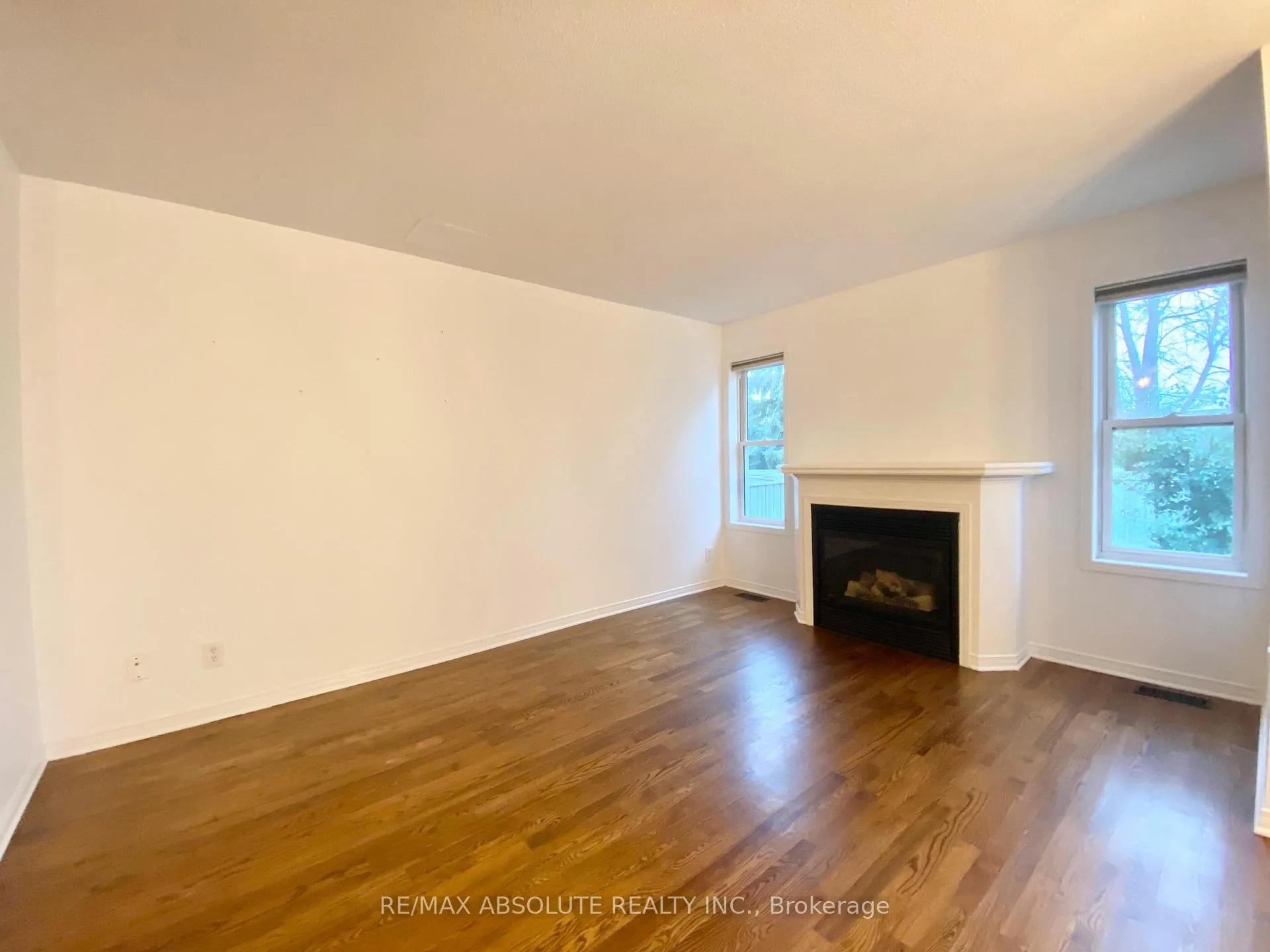 Photo 6 of 63 Silverlace Private, Ottawa, Hunt Club Park/Greenboro — HOMEH