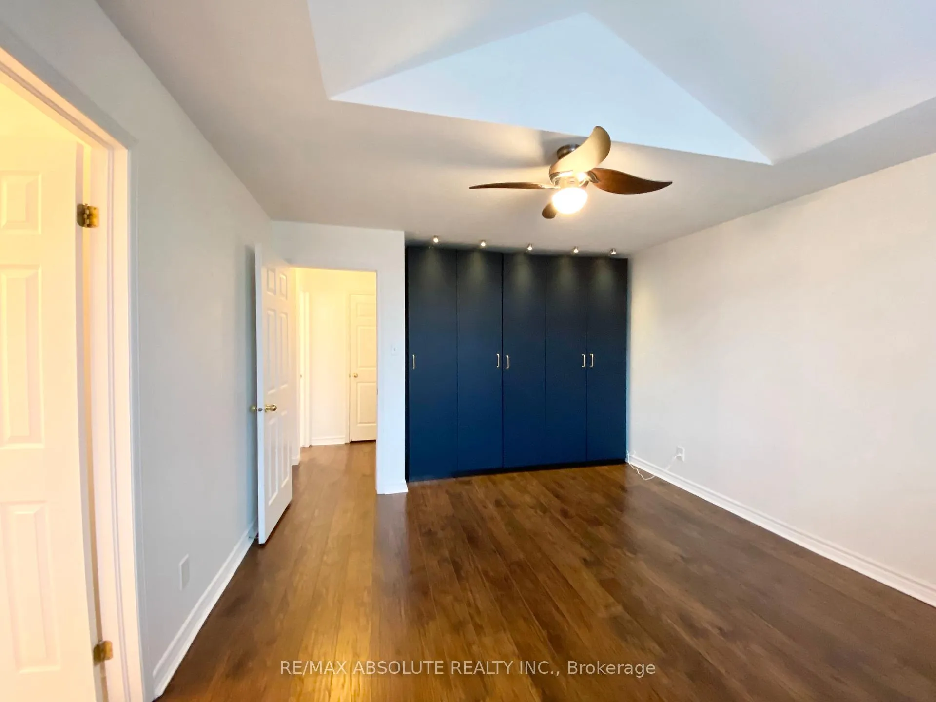 Photo 9 of 63 Silverlace Private, Ottawa, Hunt Club Park/Greenboro — HOMEH