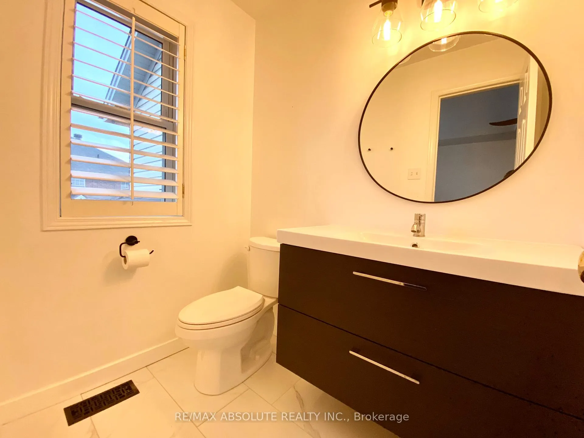 Photo 10 of 63 Silverlace Private, Ottawa, Hunt Club Park/Greenboro — HOMEH