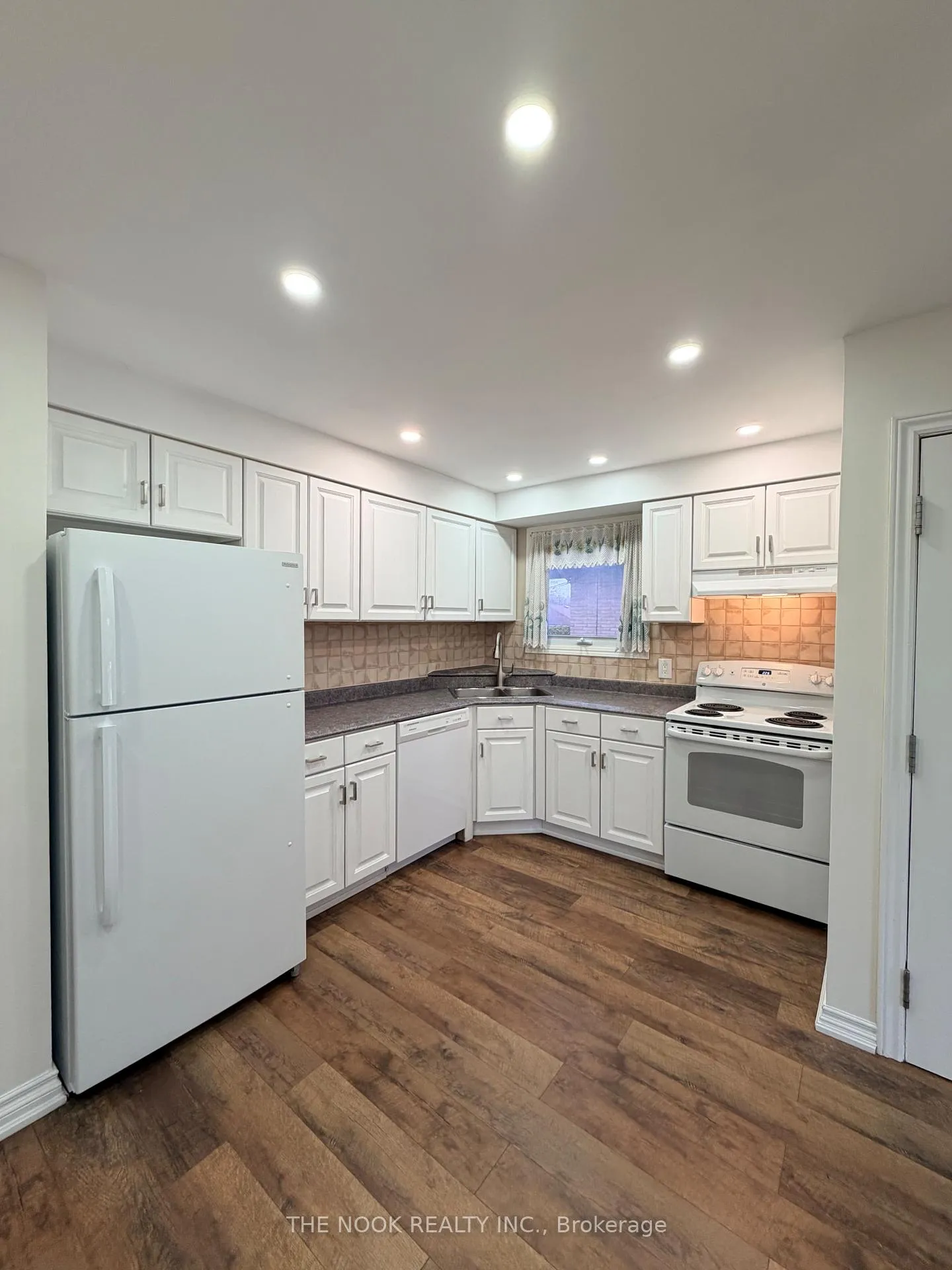 Photo 7 of Unit 1, 860 Florell Drive, Oshawa, Donevan — HOMEH