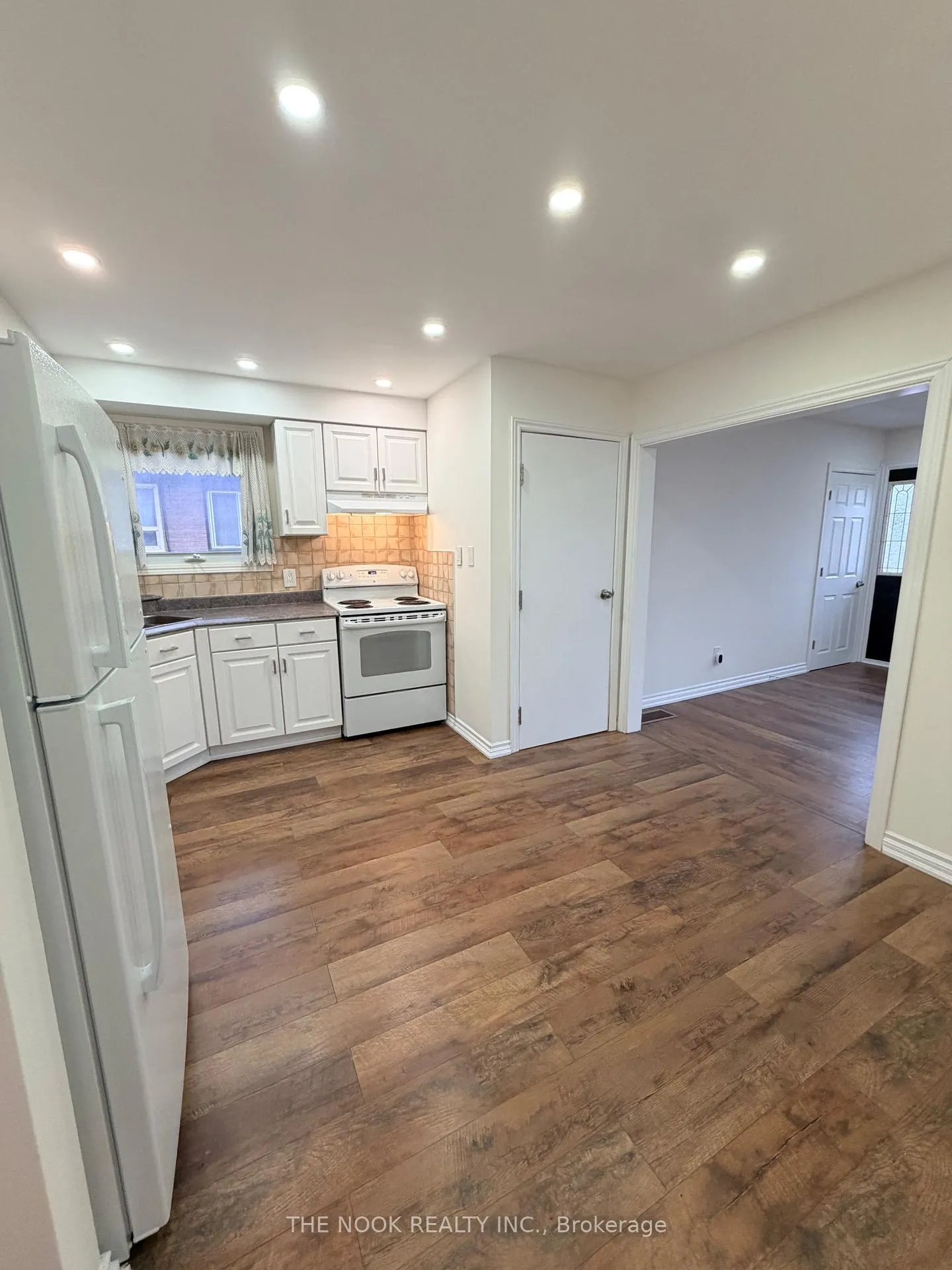Photo 8 of Unit 1, 860 Florell Drive, Oshawa, Donevan — HOMEH