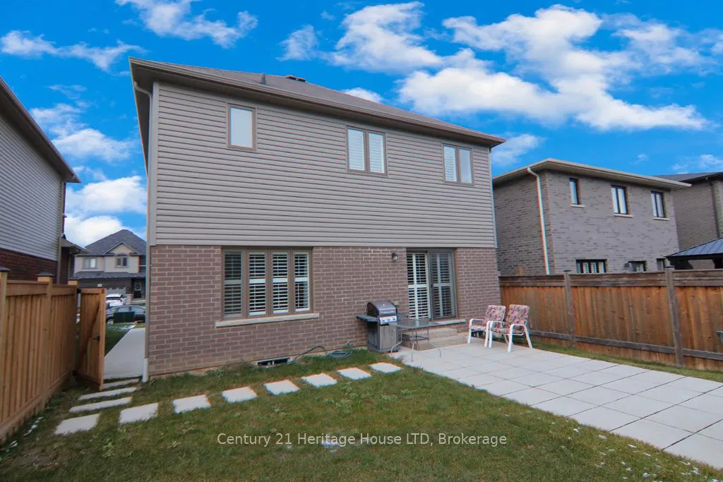 Photo 2 of 4070 Thomas Street, Lincoln, Beamsville — HOMEH