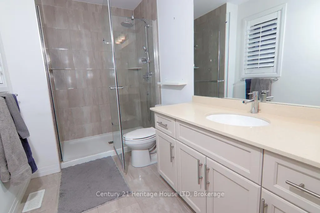 Photo 12 of 4070 Thomas Street, Lincoln, Beamsville — HOMEH