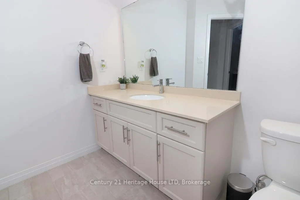 Photo 15 of 4070 Thomas Street, Lincoln, Beamsville — HOMEH