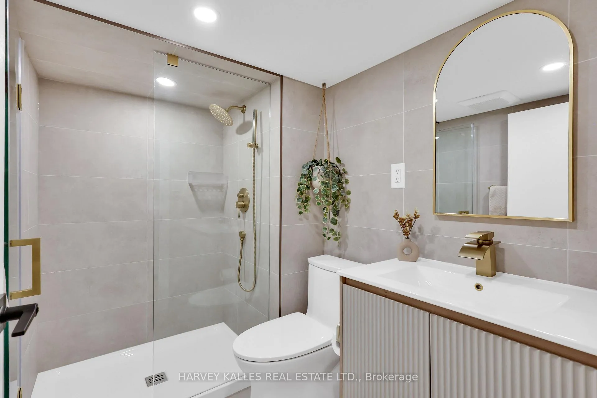 Photo 32 of 99 Atlas Avenue, Toronto, Humewood-Cedarvale — HOMEH
