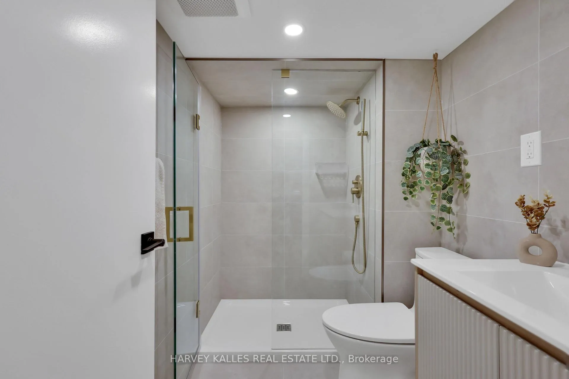Photo 33 of 99 Atlas Avenue, Toronto, Humewood-Cedarvale — HOMEH