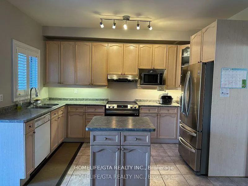 Photo 4 of 32 Gatehead Road, Vaughan, Maple — HOMEH