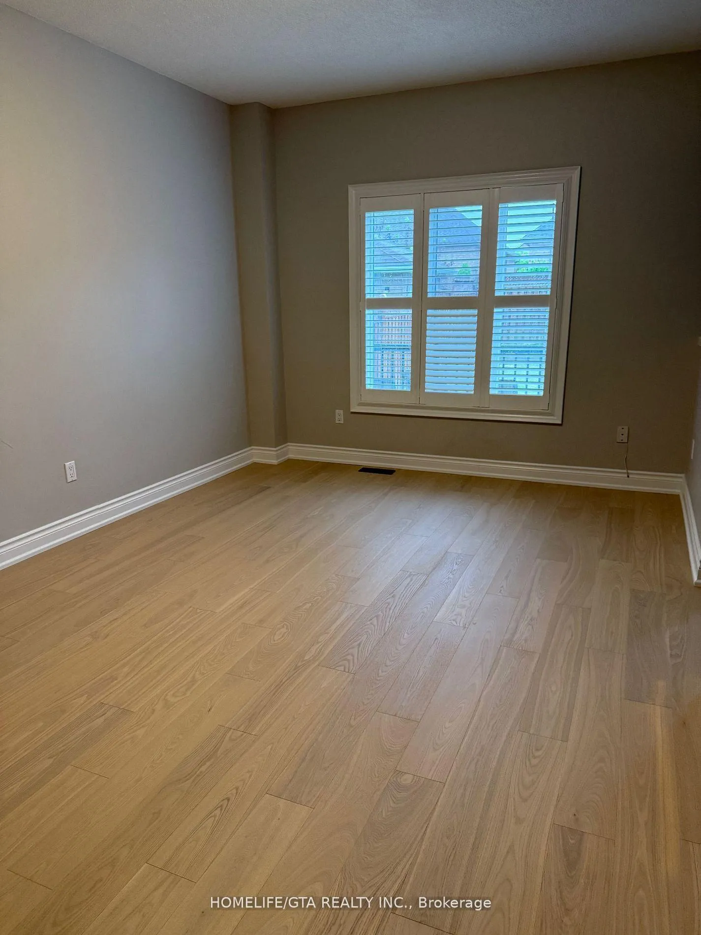 Photo 6 of 32 Gatehead Road, Vaughan, Maple — HOMEH