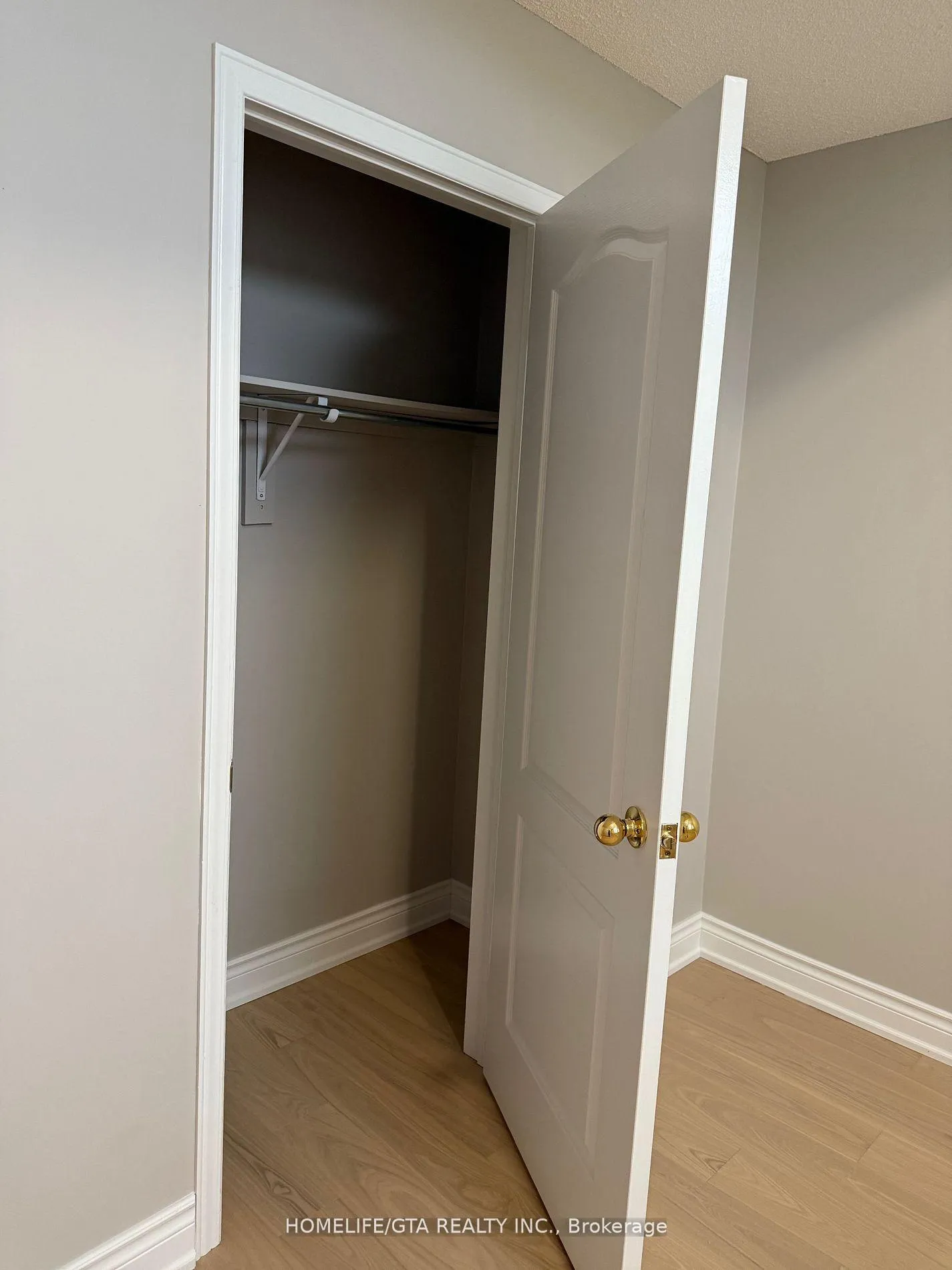 Photo 13 of 32 Gatehead Road, Vaughan, Maple — HOMEH