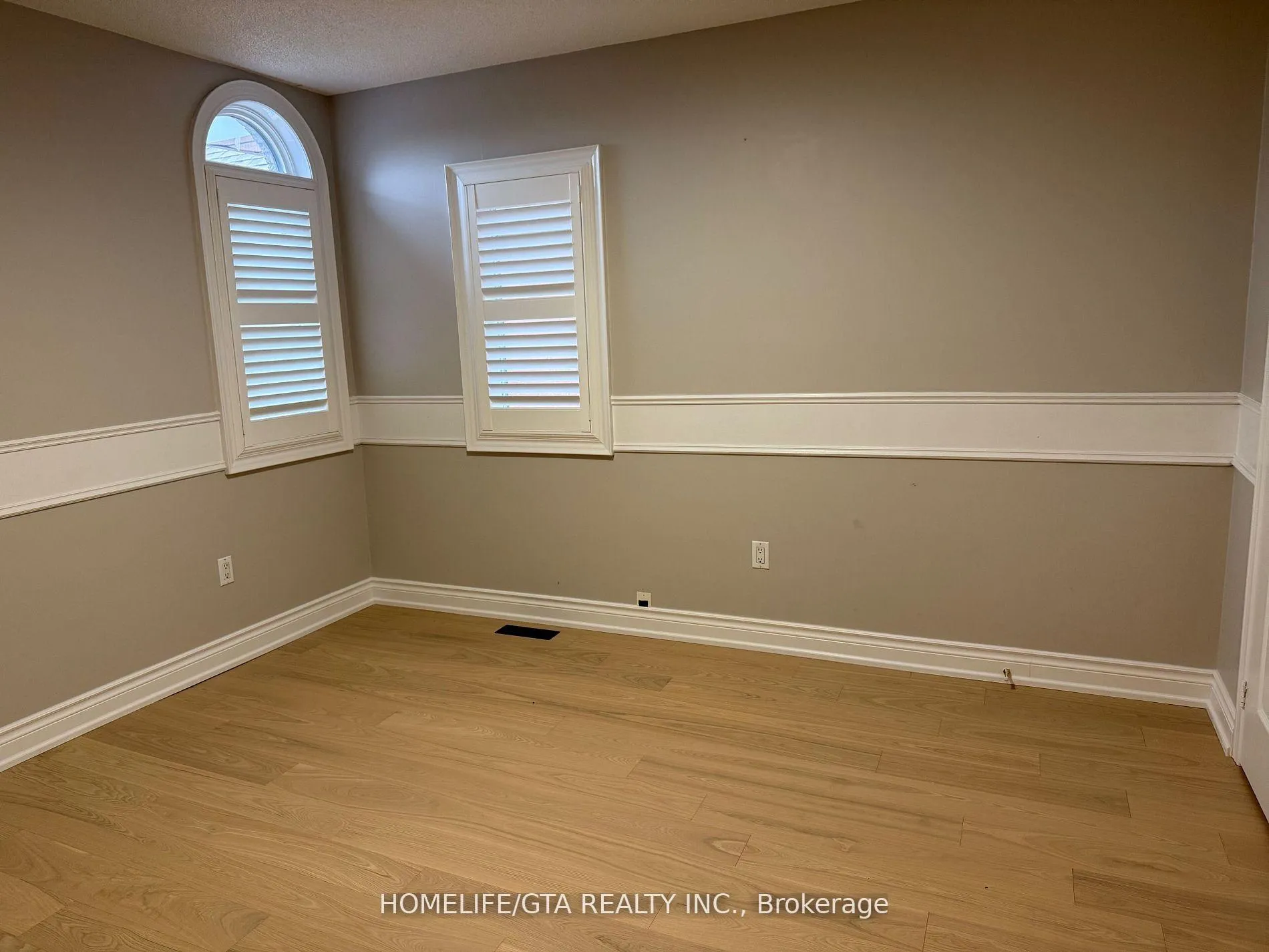 Photo 15 of 32 Gatehead Road, Vaughan, Maple — HOMEH