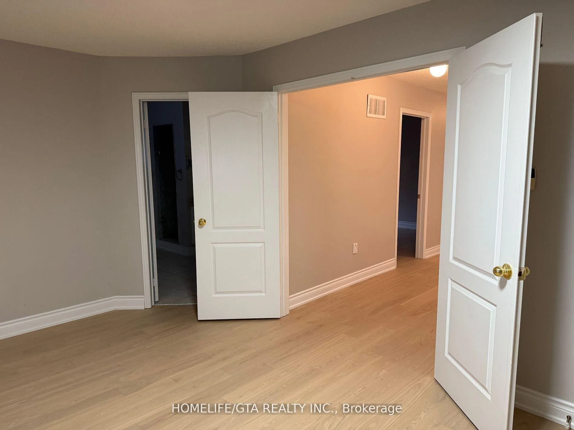 Photo 21 of 32 Gatehead Road, Vaughan, Maple — HOMEH