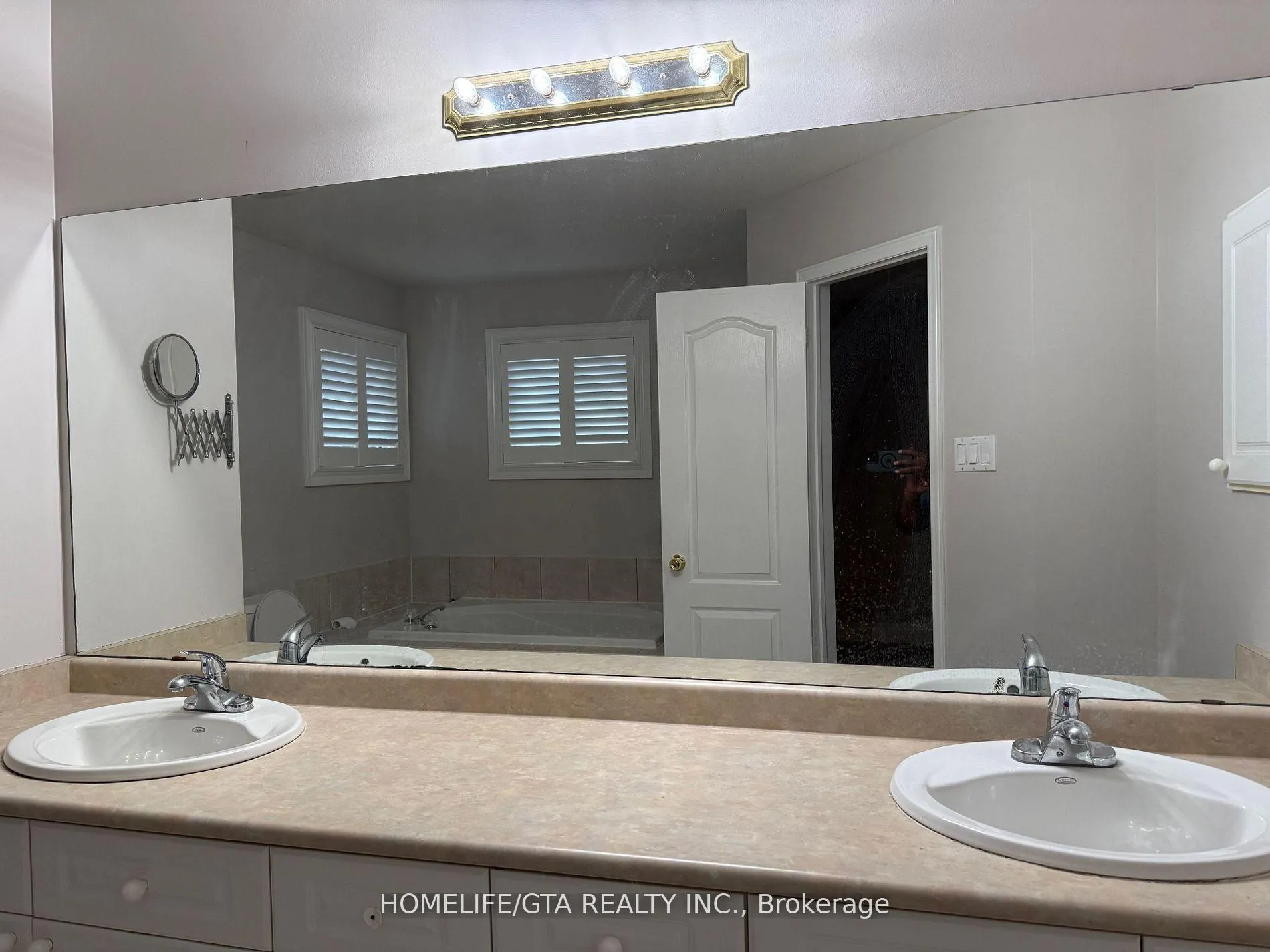 Photo 24 of 32 Gatehead Road, Vaughan, Maple — HOMEH