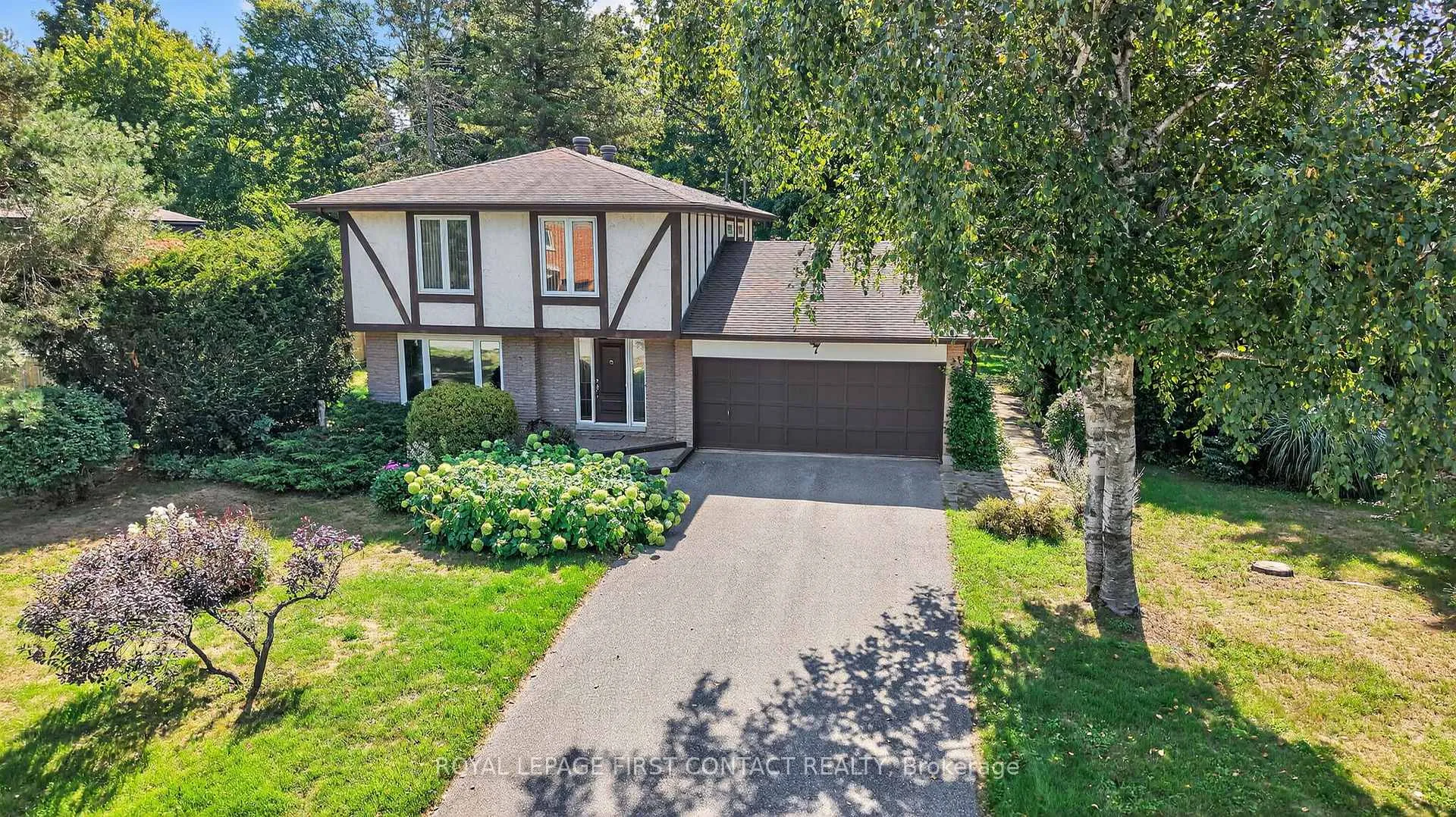 Photo 1 of 7 Maplecrest Road, Springwater, Midhurst — HOMEH