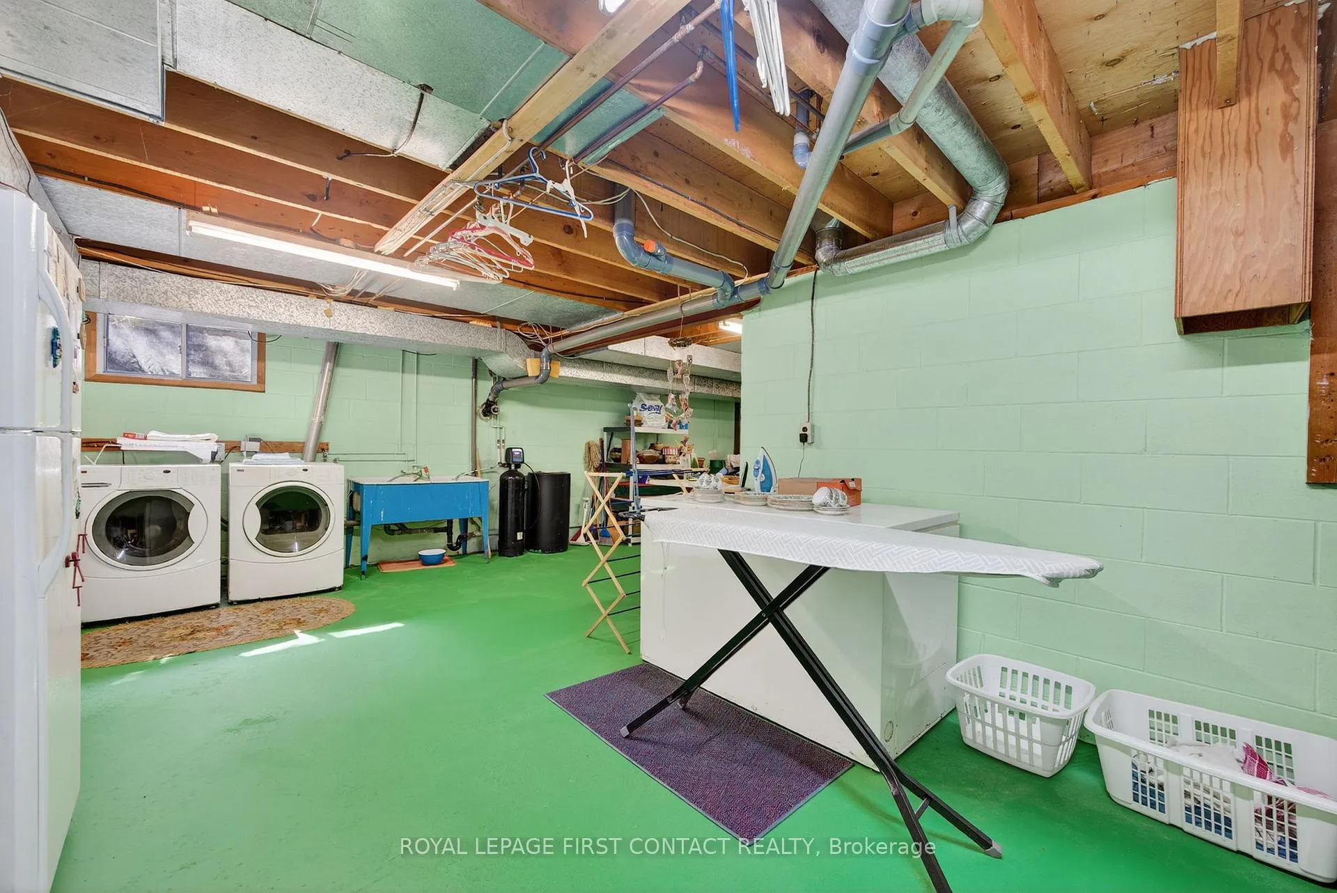 Photo 34 of 7 Maplecrest Road, Springwater, Midhurst — HOMEH