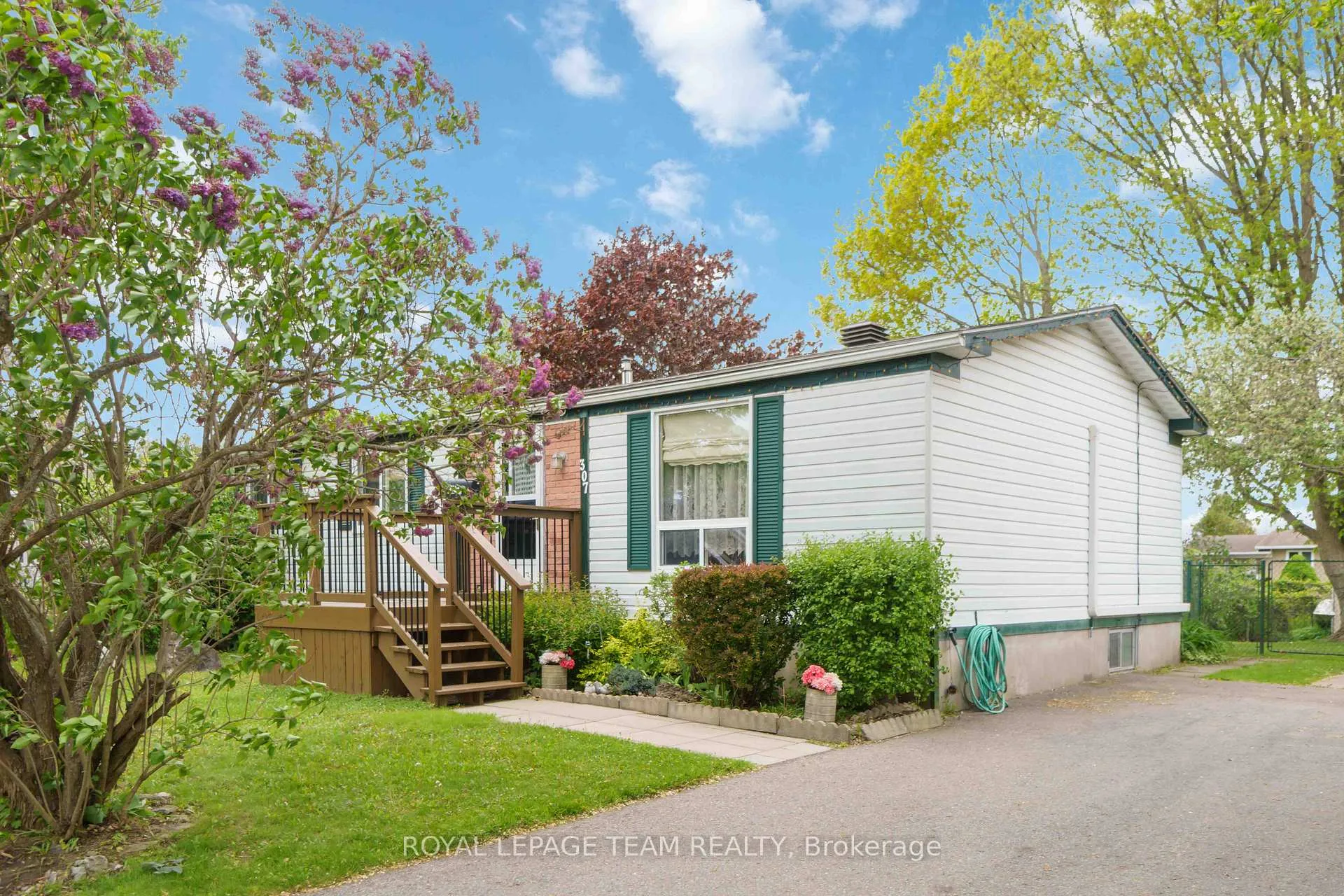 Front of 307 Dodson Street