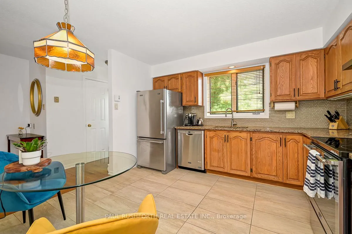 Photo 11 of 16 Oakley Avenue, Ottawa, Bayshore — HOMEH