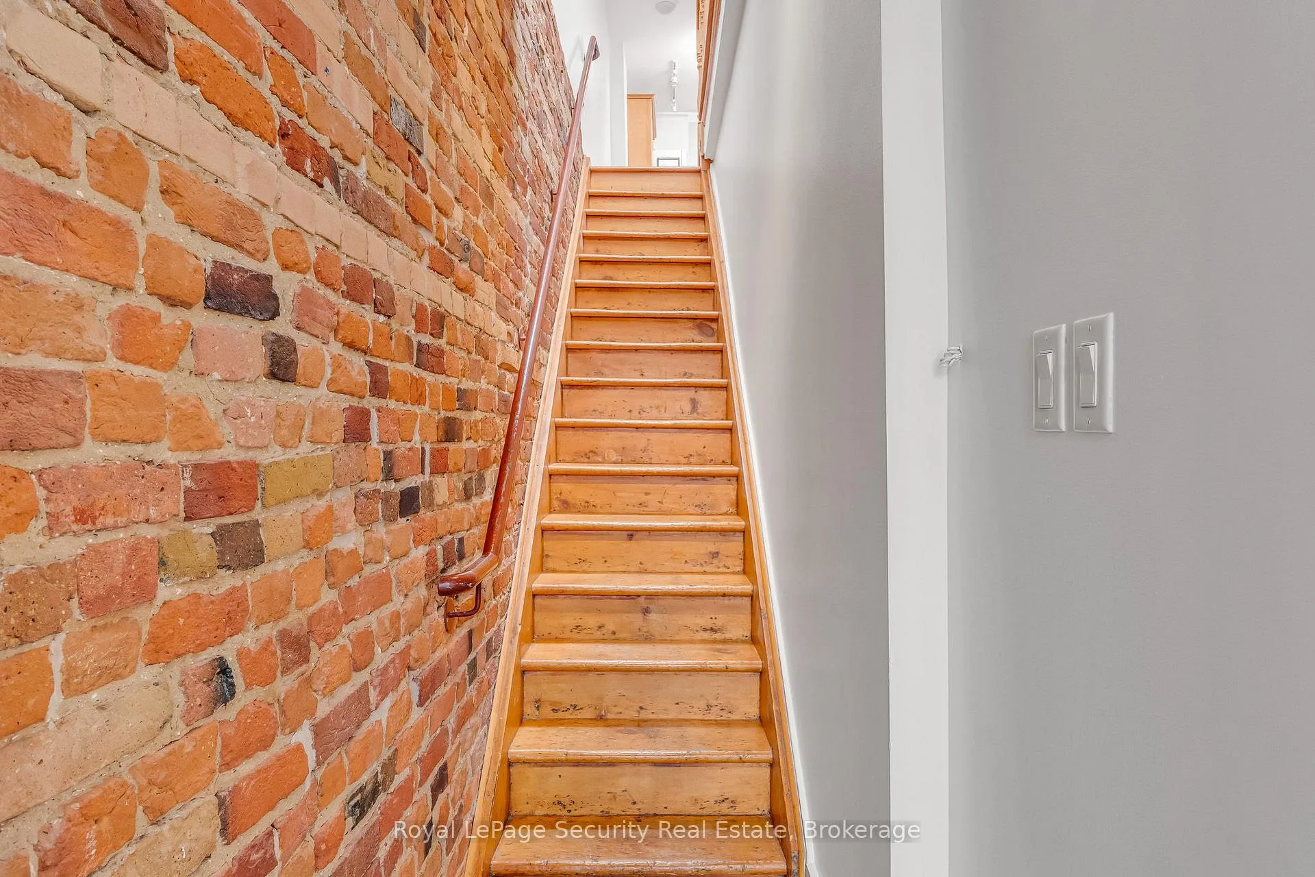Photo 3 of Unit 2nd Floor, 1115 College Street, Toronto, Little Portugal — HOMEH