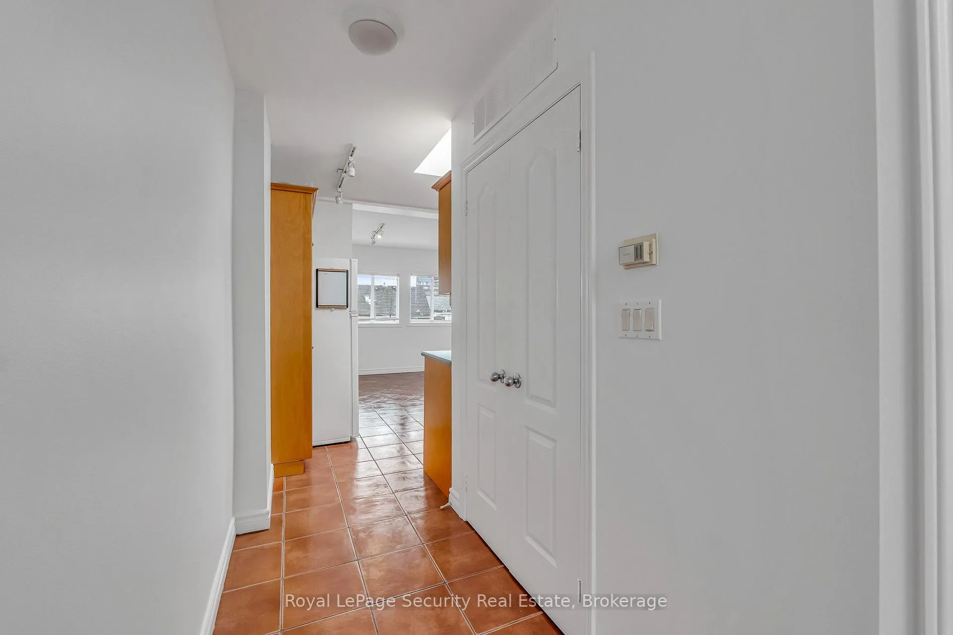 Photo 11 of Unit 2nd Floor, 1115 College Street, Toronto, Little Portugal — HOMEH