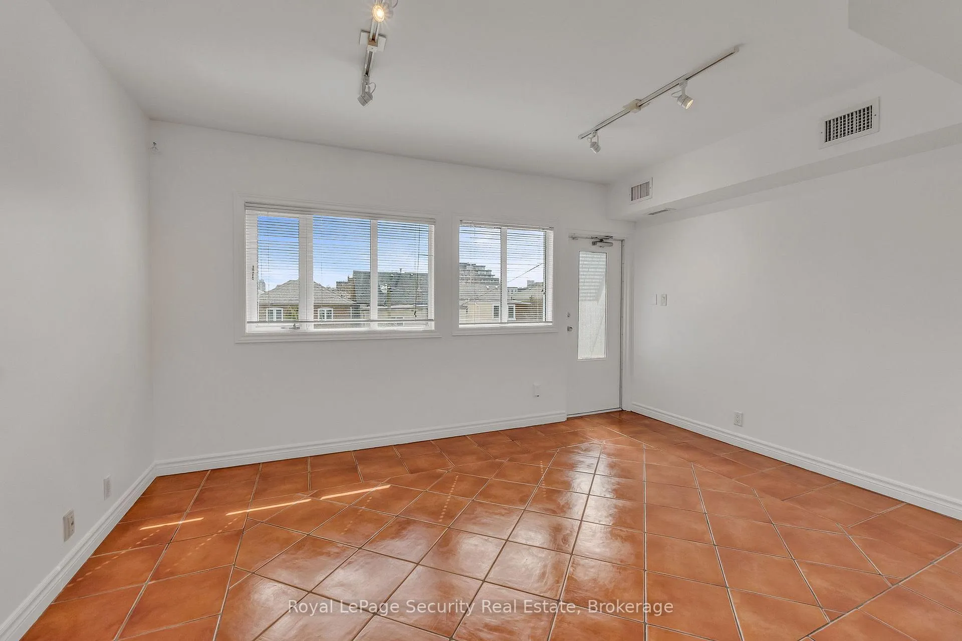 Photo 12 of Unit 2nd Floor, 1115 College Street, Toronto, Little Portugal — HOMEH
