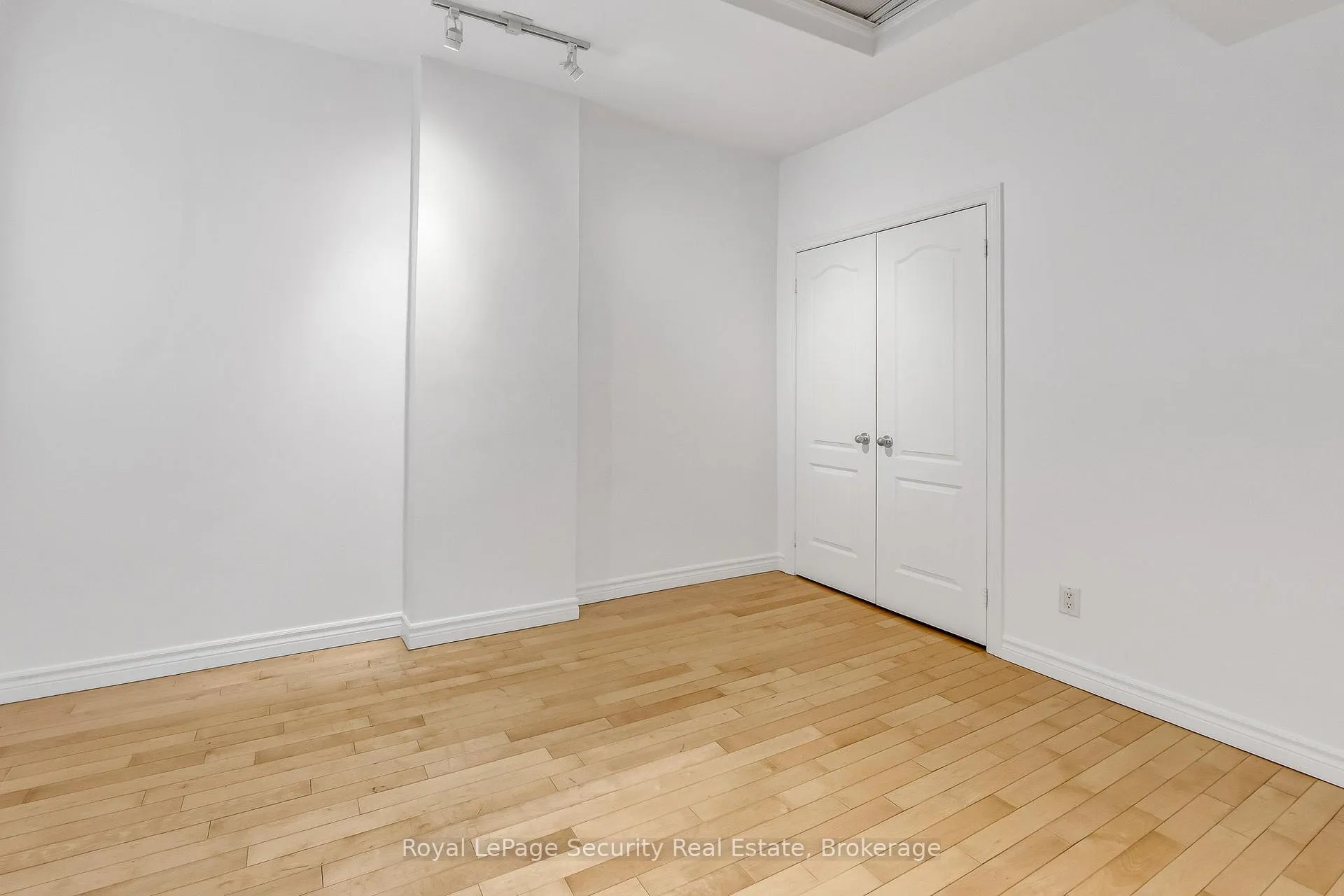 Photo 16 of Unit 2nd Floor, 1115 College Street, Toronto, Little Portugal — HOMEH