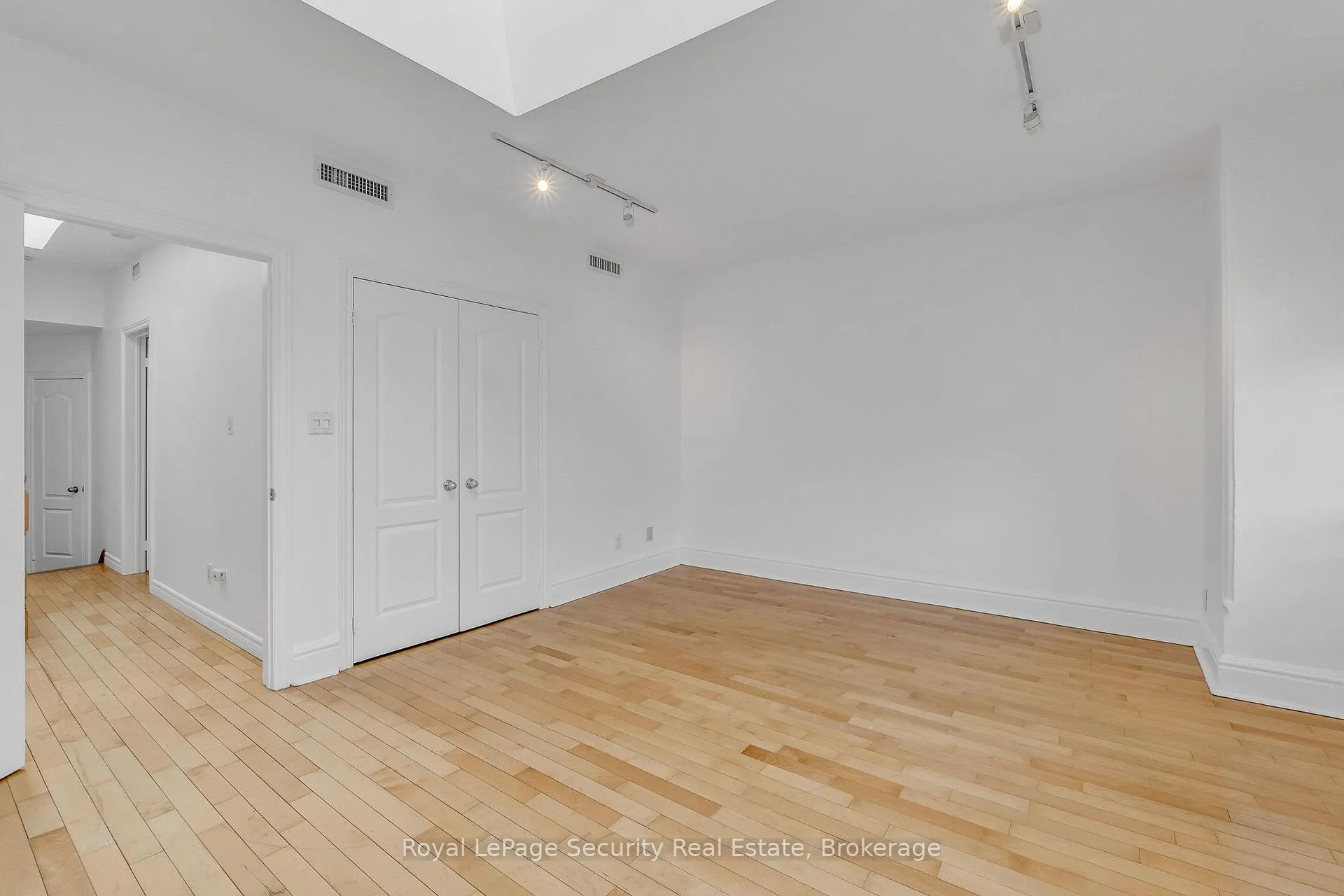 Photo 22 of Unit 2nd Floor, 1115 College Street, Toronto, Little Portugal — HOMEH