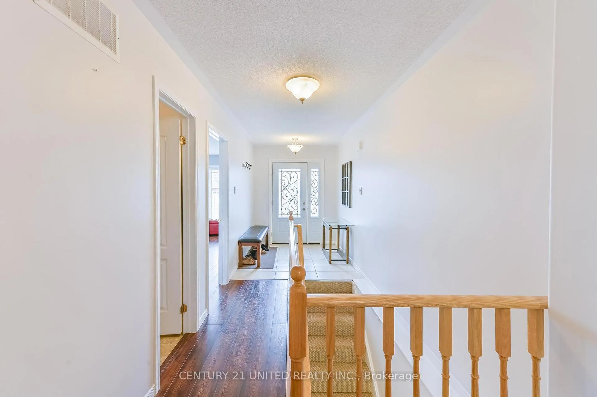 Photo 4 of 833 Bertrand Terrace, Peterborough, Monaghan Ward 2 — HOMEH