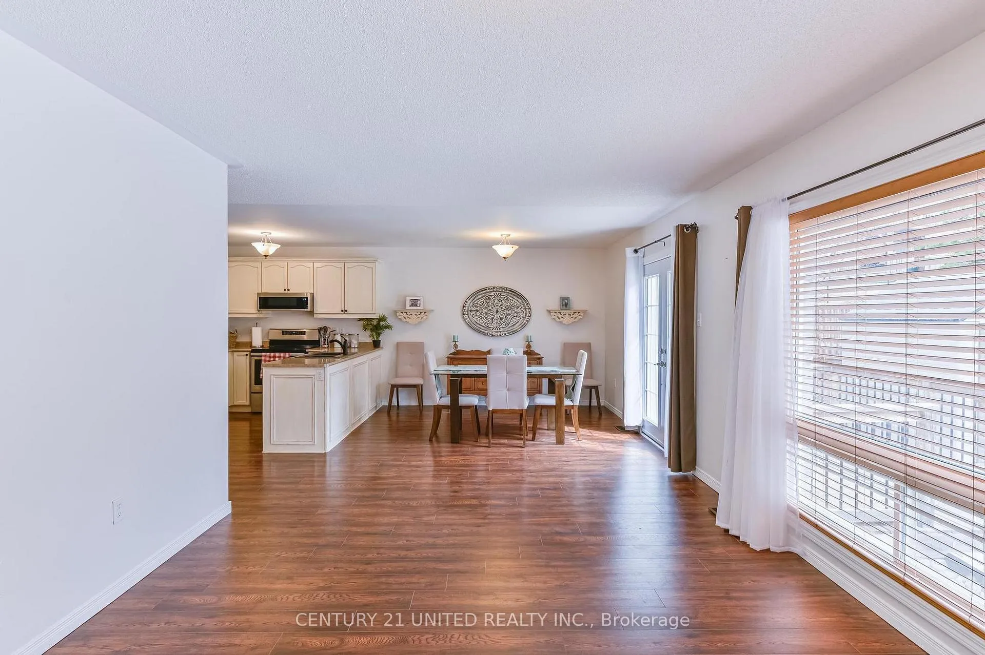 Photo 13 of 833 Bertrand Terrace, Peterborough, Monaghan Ward 2 — HOMEH