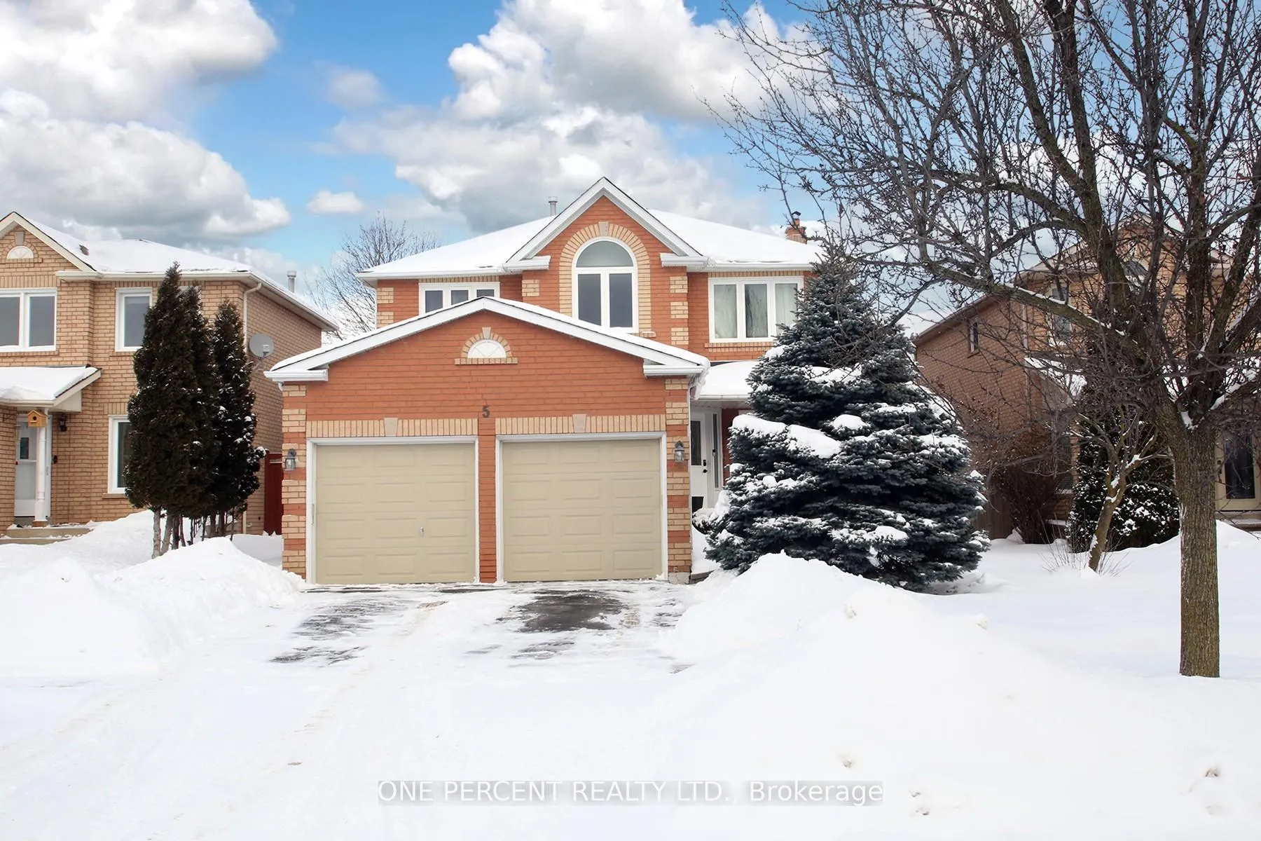 Photo 2 of 5 Watson Road, Halton Hills, Georgetown — HOMEH
