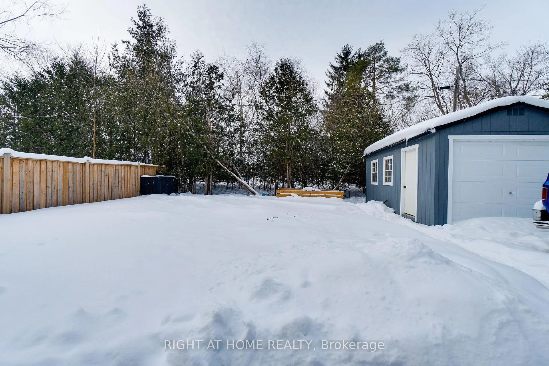 Photo 35 of 54 Blue Jay Boulevard, Georgina, Virginia — HOMEH