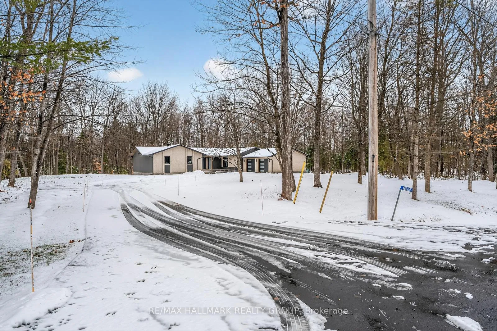 Photo 1 of 1625 Royal Orchard Drive, Ottawa, Cumberland Estates — HOMEH