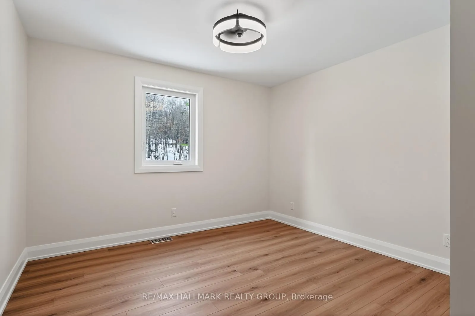 Photo 19 of 1625 Royal Orchard Drive, Ottawa, Cumberland Estates — HOMEH