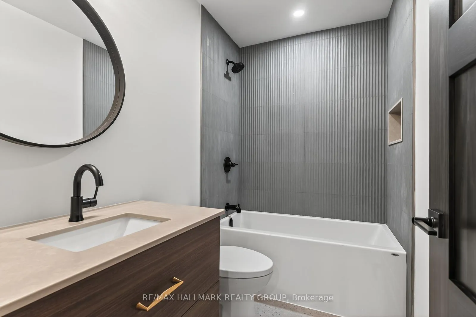 Photo 21 of 1625 Royal Orchard Drive, Ottawa, Cumberland Estates — HOMEH