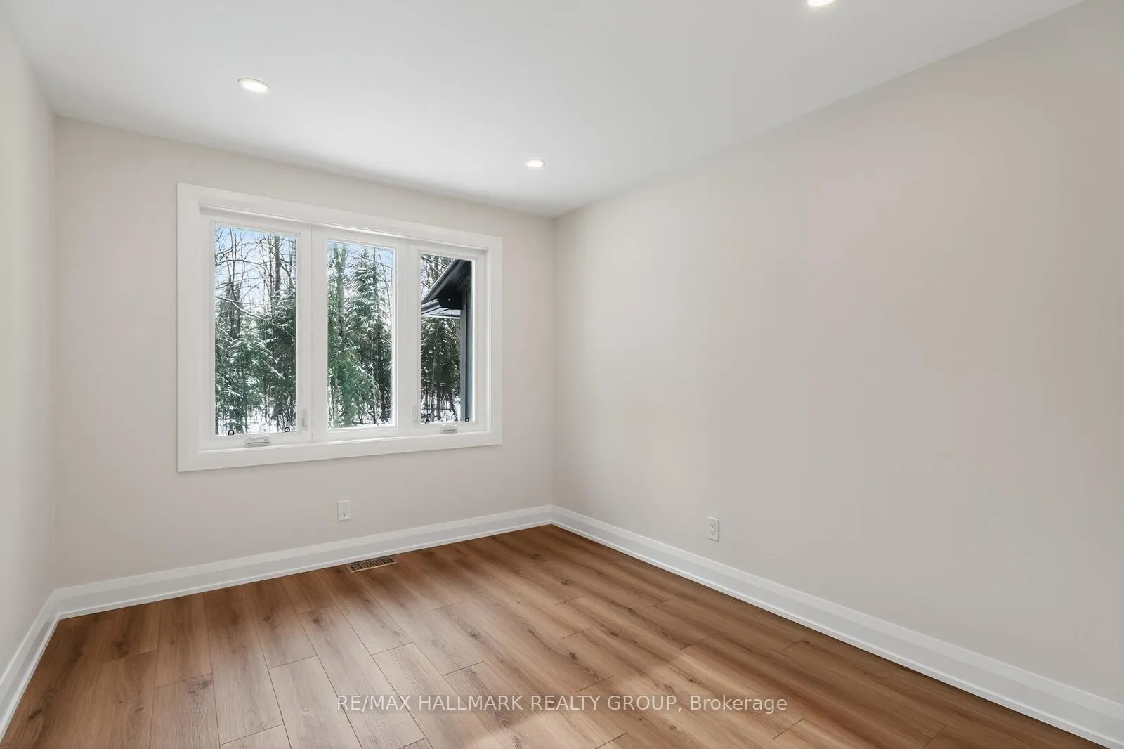 Photo 25 of 1625 Royal Orchard Drive, Ottawa, Cumberland Estates — HOMEH
