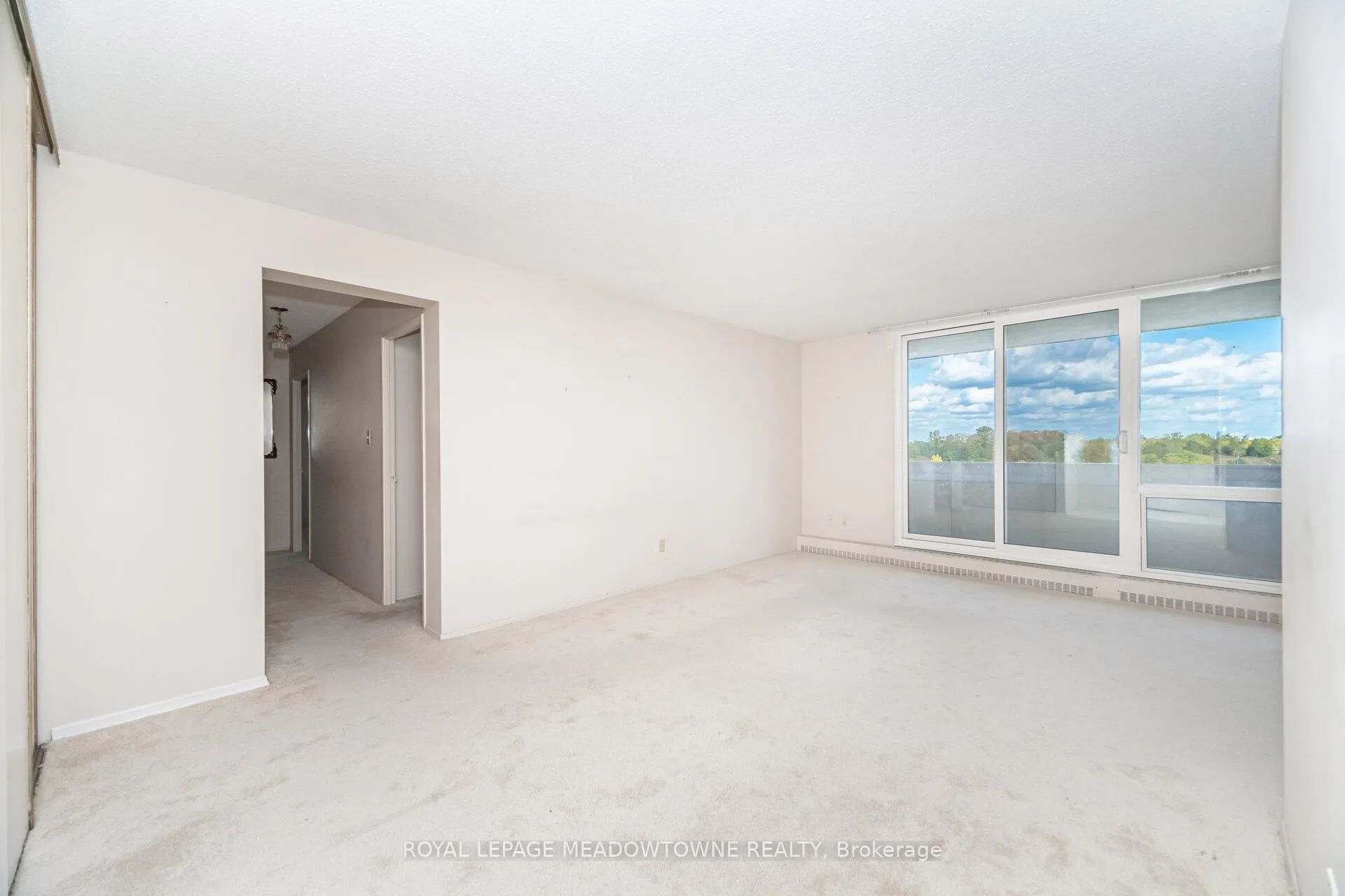 Photo 6 of Unit 804, 225 Harvard Place, Waterloo — HOMEH