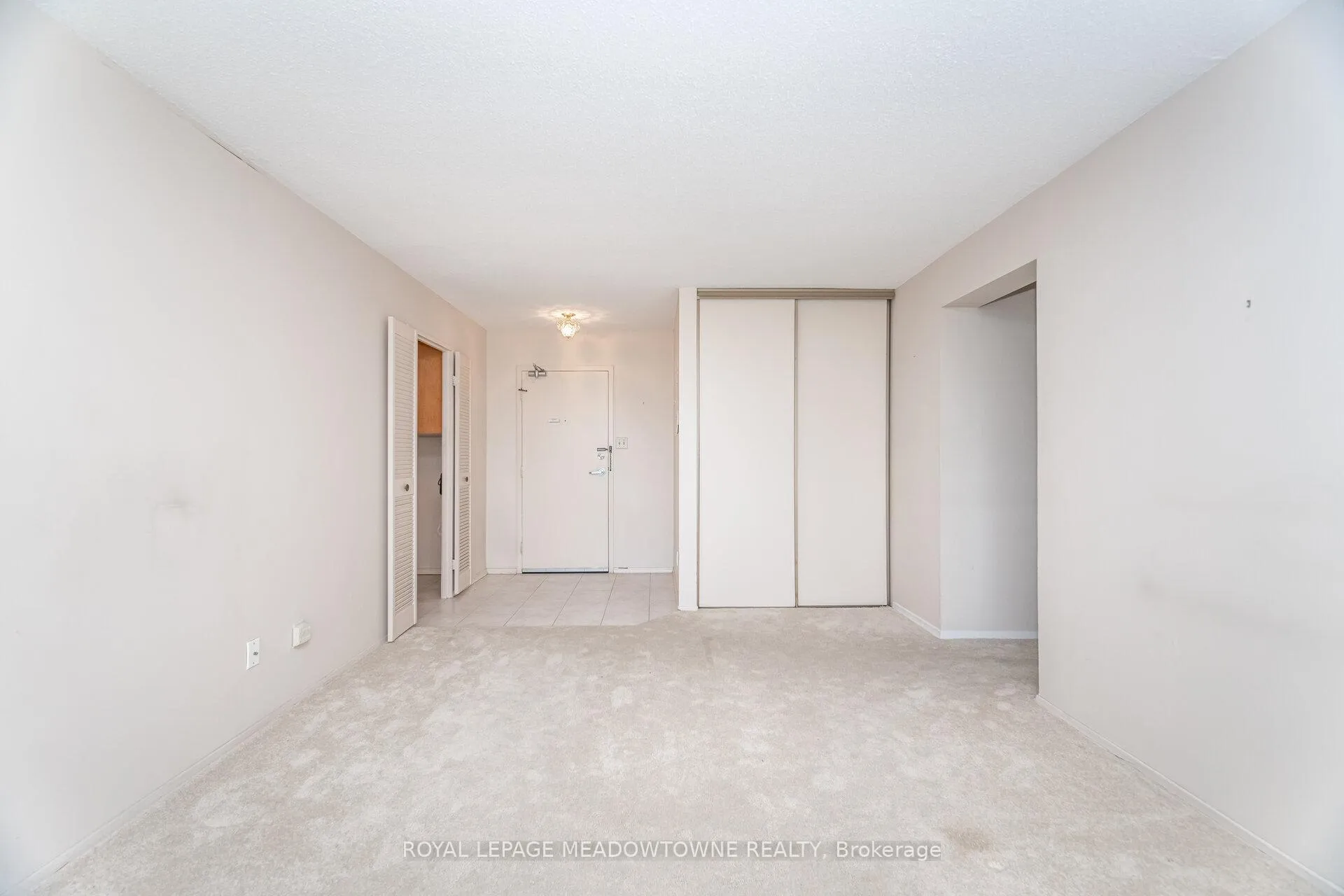 Photo 7 of Unit 804, 225 Harvard Place, Waterloo — HOMEH
